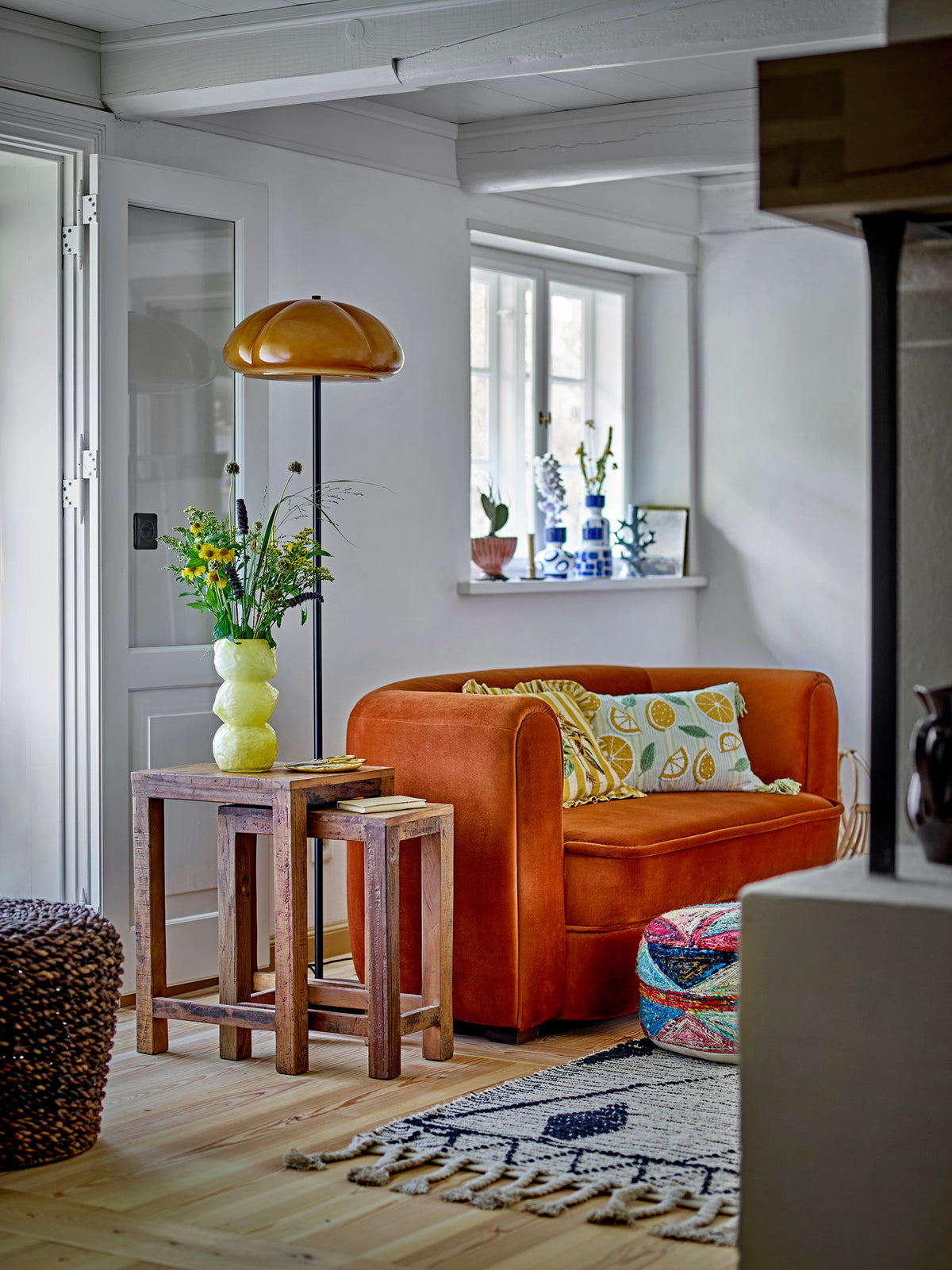 Malala Sofa, Braun, Polyester in Brown präsentiert im Onlineshop von KAQTU Design AG. 2er Sofa ist von Creative Collection