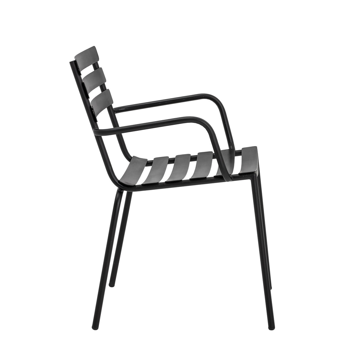 Monsi Esszimmerstuhl, Schwarz, Verzinktes Eisen in Schwarz präsentiert im Onlineshop von KAQTU Design AG. Gartenstuhl mit Armlehnen ist von Bloomingville