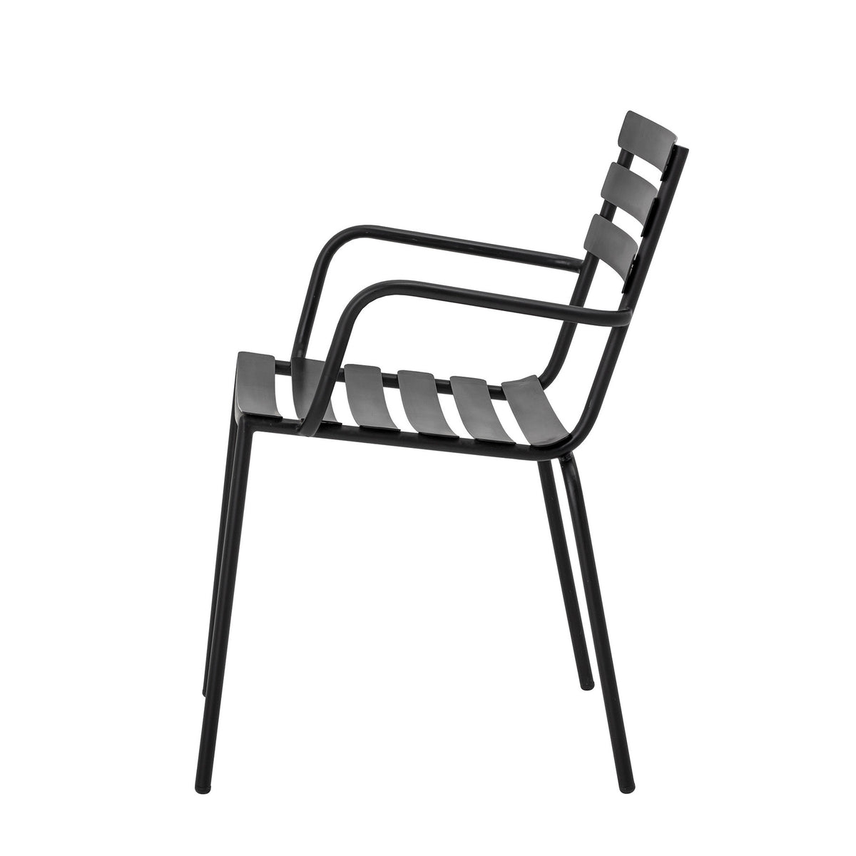 Monsi Esszimmerstuhl, Schwarz, Verzinktes Eisen in Schwarz präsentiert im Onlineshop von KAQTU Design AG. Gartenstuhl mit Armlehnen ist von Bloomingville