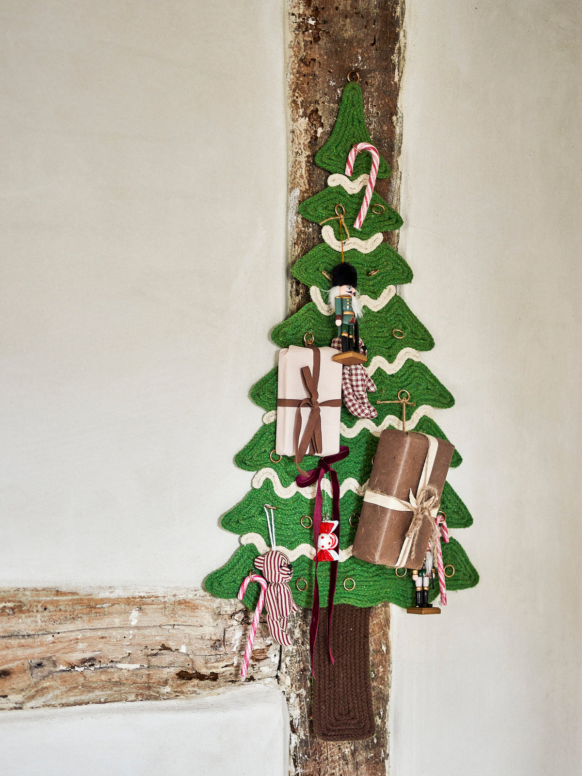 Nikita Ornament, Grün, Holz in Green präsentiert im Onlineshop von KAQTU Design AG. Ornament ist von Bloomingville