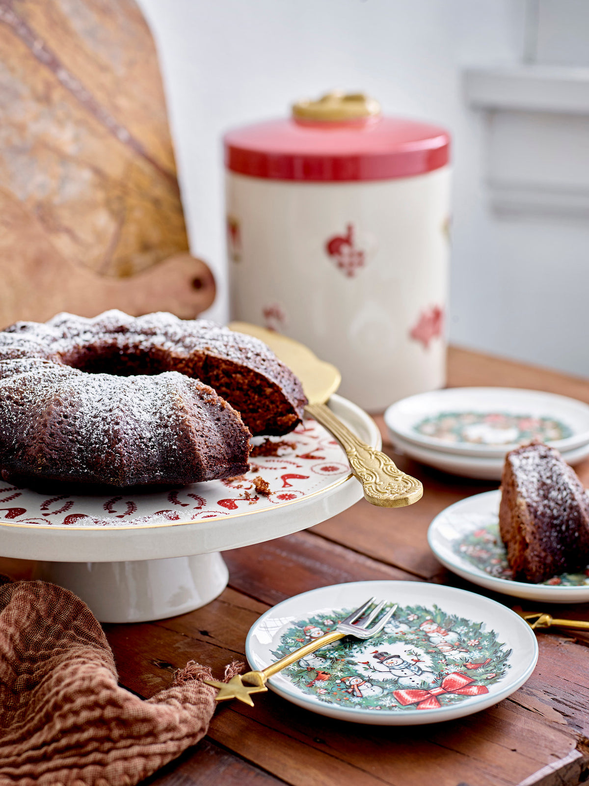 Jolly Kuchenteller, Rot, Steingut in Red präsentiert im Onlineshop von KAQTU Design AG. Kuchenuntersatz ist von Bloomingville