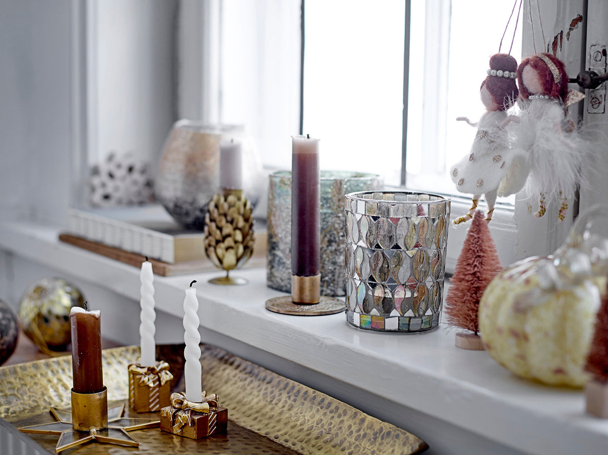 Twist Kerze, Weiá, Parafin in White präsentiert im Onlineshop von KAQTU Design AG. Kerzen ist von Bloomingville