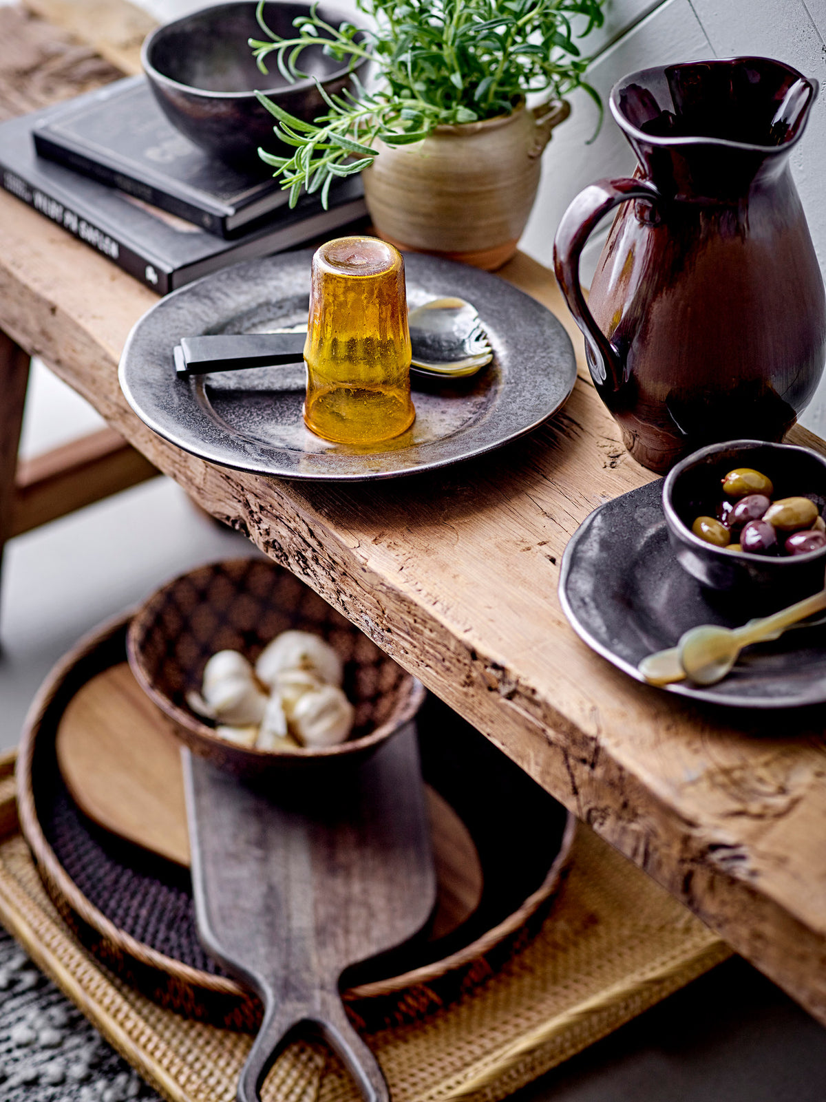 Linne Schale, Bronze, Steingut in Bronze präsentiert im Onlineshop von KAQTU Design AG. Schale ist von Creative Collection