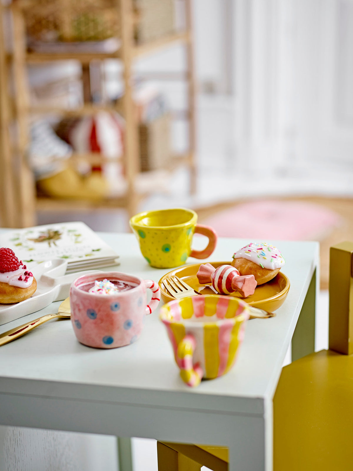 Nini Tasse, Rose, Steingut in Rose präsentiert im Onlineshop von KAQTU Design AG. Tasse ist von Bloomingville Mini