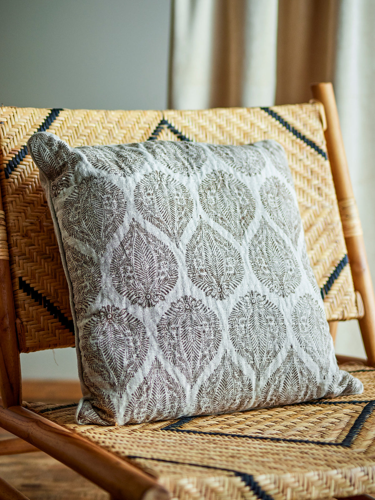 Cergy Kissen, Braun, Baumwolle in Brown präsentiert im Onlineshop von KAQTU Design AG. Deko Kissen ist von Creative Collection