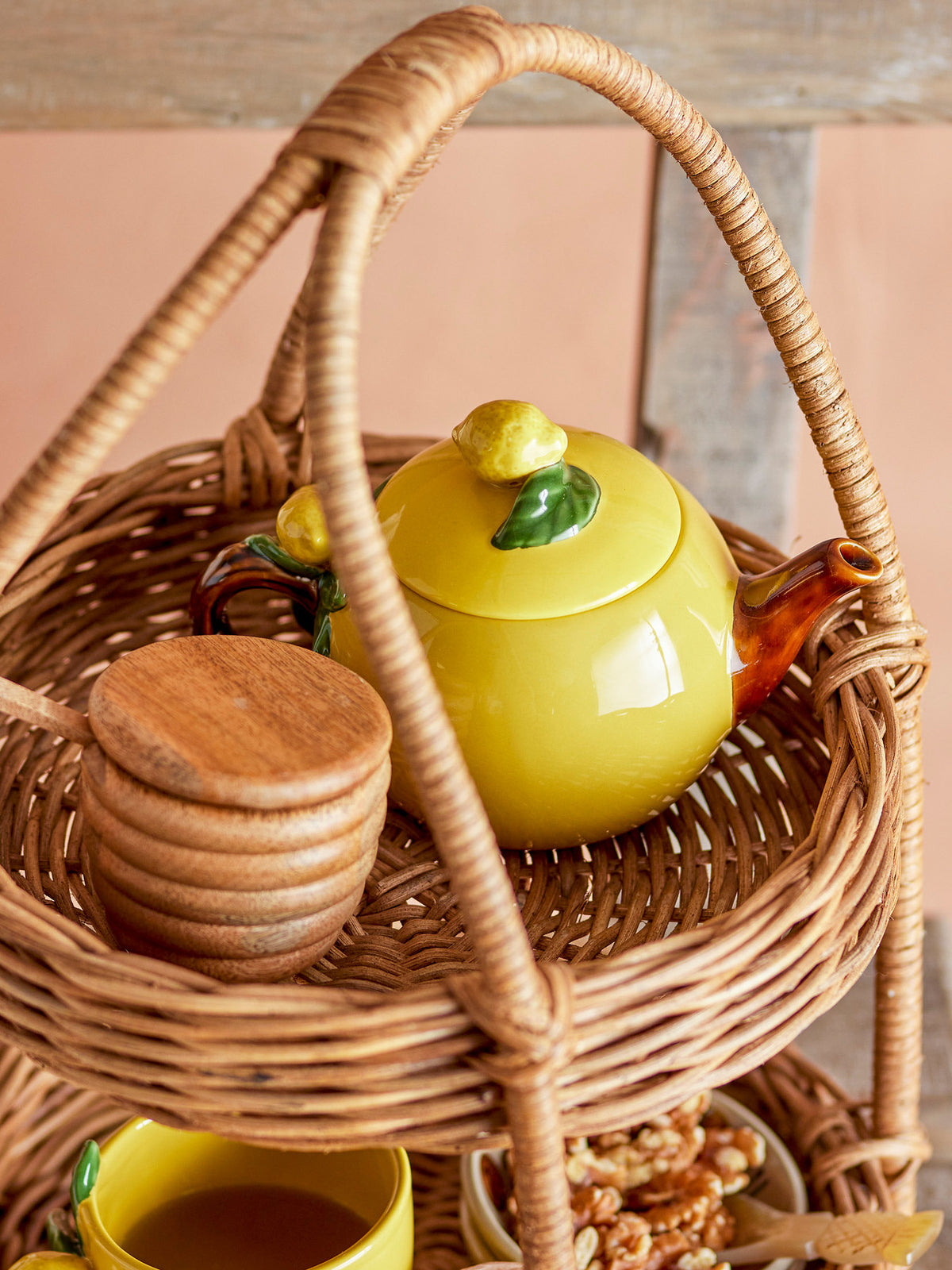 Limone Teekanne, Gelb, Steingut in Yellow präsentiert im Onlineshop von KAQTU Design AG. Teekrüge ist von Creative Collection