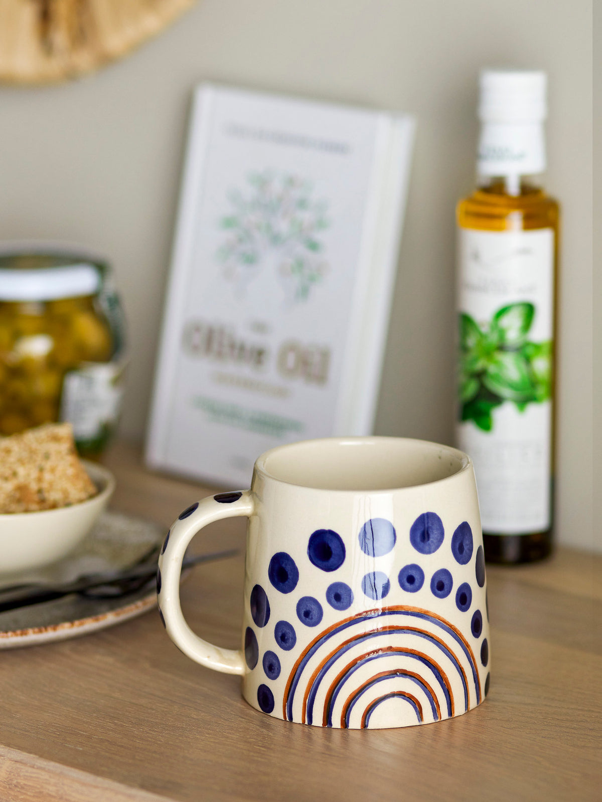 Shama Becher, Orange, Steingut in Orange präsentiert im Onlineshop von KAQTU Design AG. Tasse ist von Bloomingville