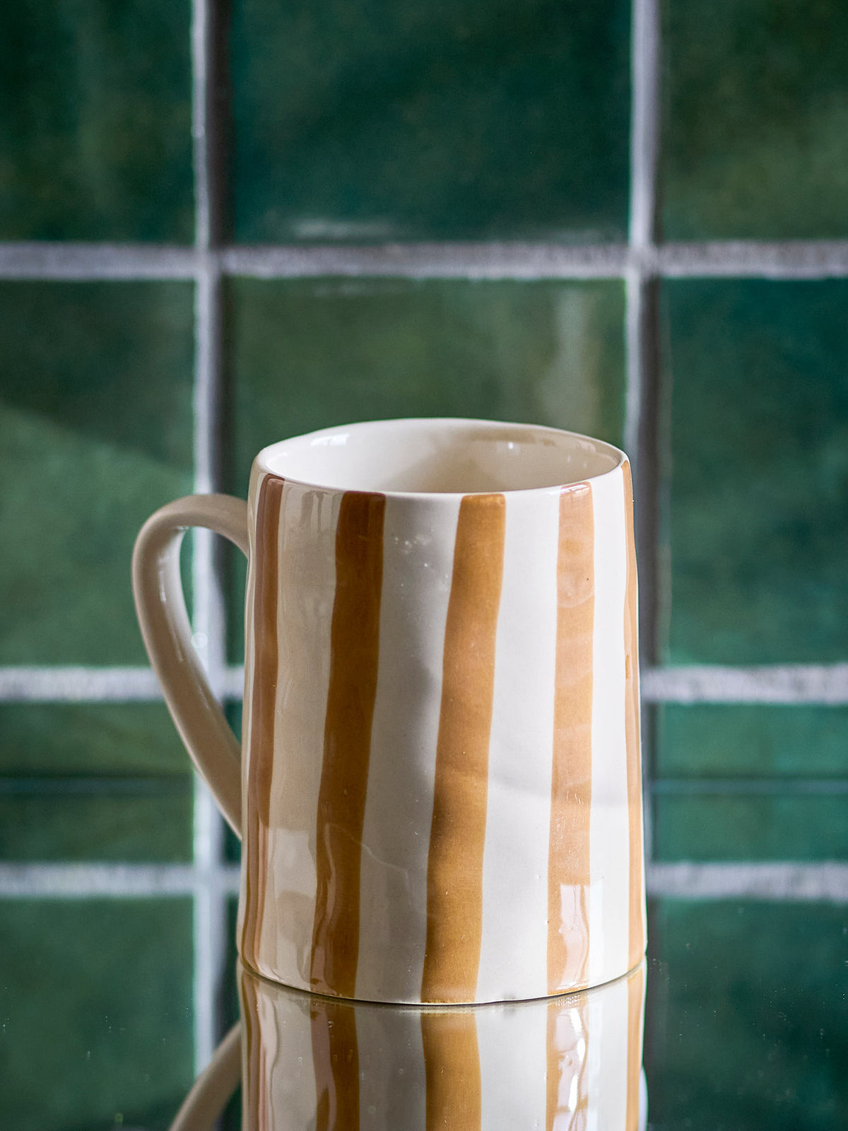 Begonia Becher, Braun, Steingut in Braun präsentiert im Onlineshop von KAQTU Design AG. Tasse ist von Creative Collection