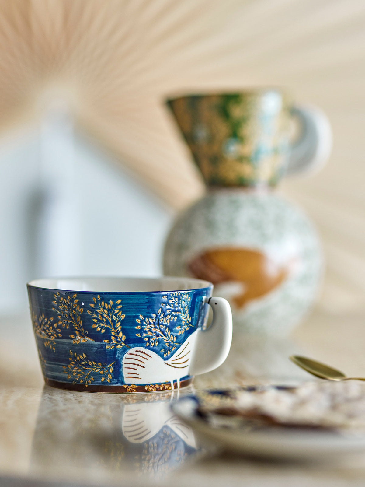 Hezha Schale, Blue, Steingut in Blau präsentiert im Onlineshop von KAQTU Design AG. Schale ist von Bloomingville