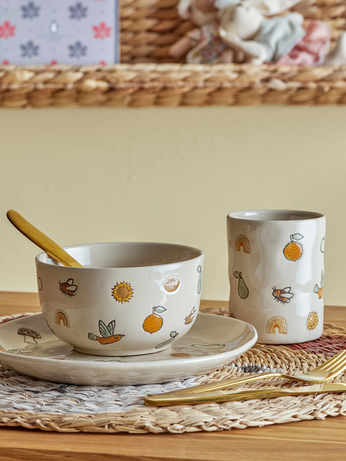 Agnes Geschirr-Set, Weiss, Steingut in Weiß präsentiert im Onlineshop von KAQTU Design AG. Geschirrset ist von Bloomingville Mini