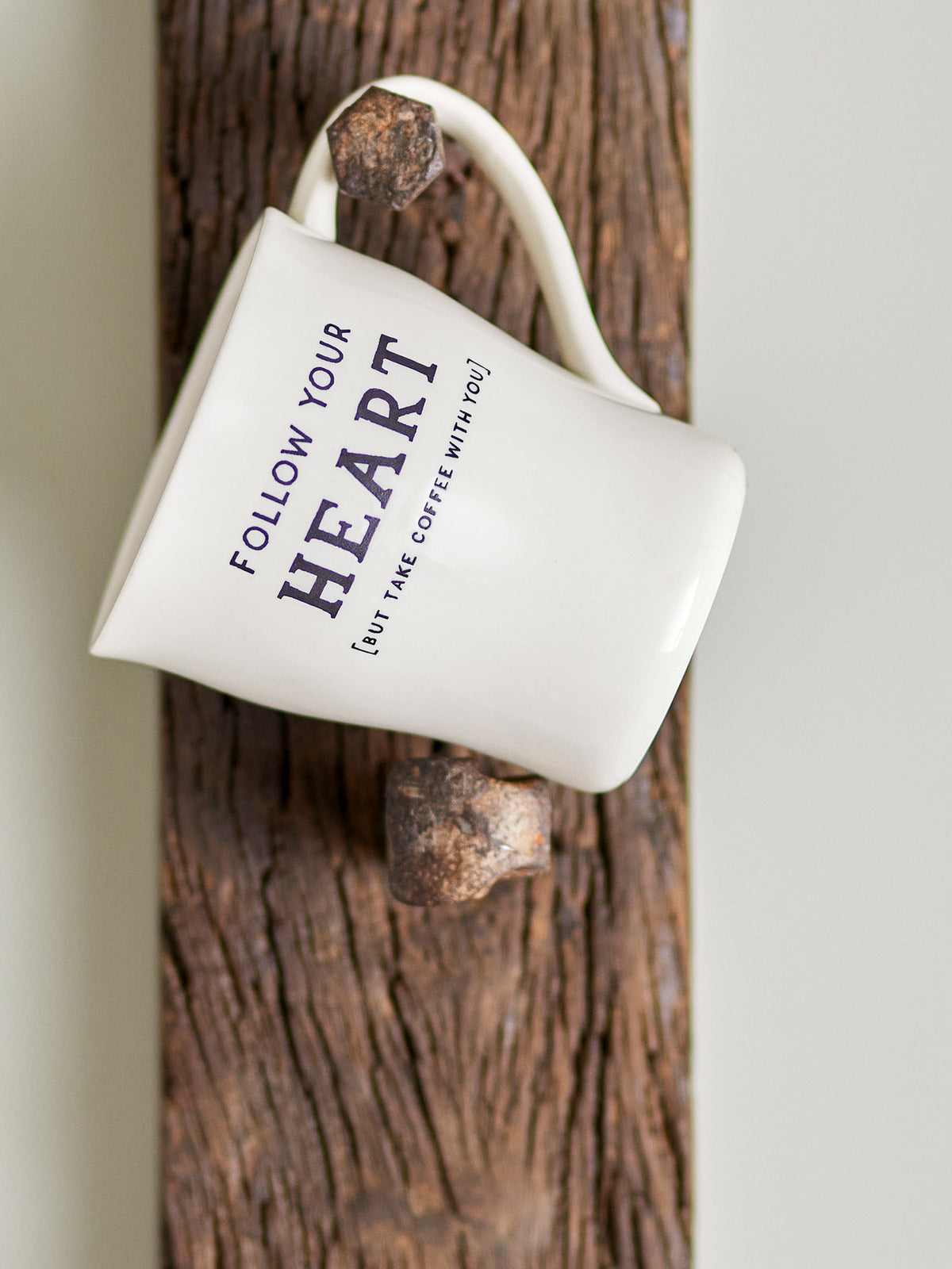 Wendy Tasse, Weiss, Steingut in Weiss präsentiert im Onlineshop von KAQTU Design AG. Tasse ist von Creative Collection