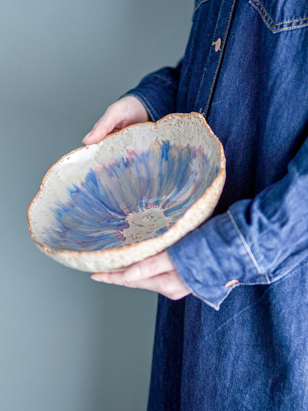 Amalia Schale, Blue, Steingut in Blau präsentiert im Onlineshop von KAQTU Design AG. Schale ist von Bloomingville
