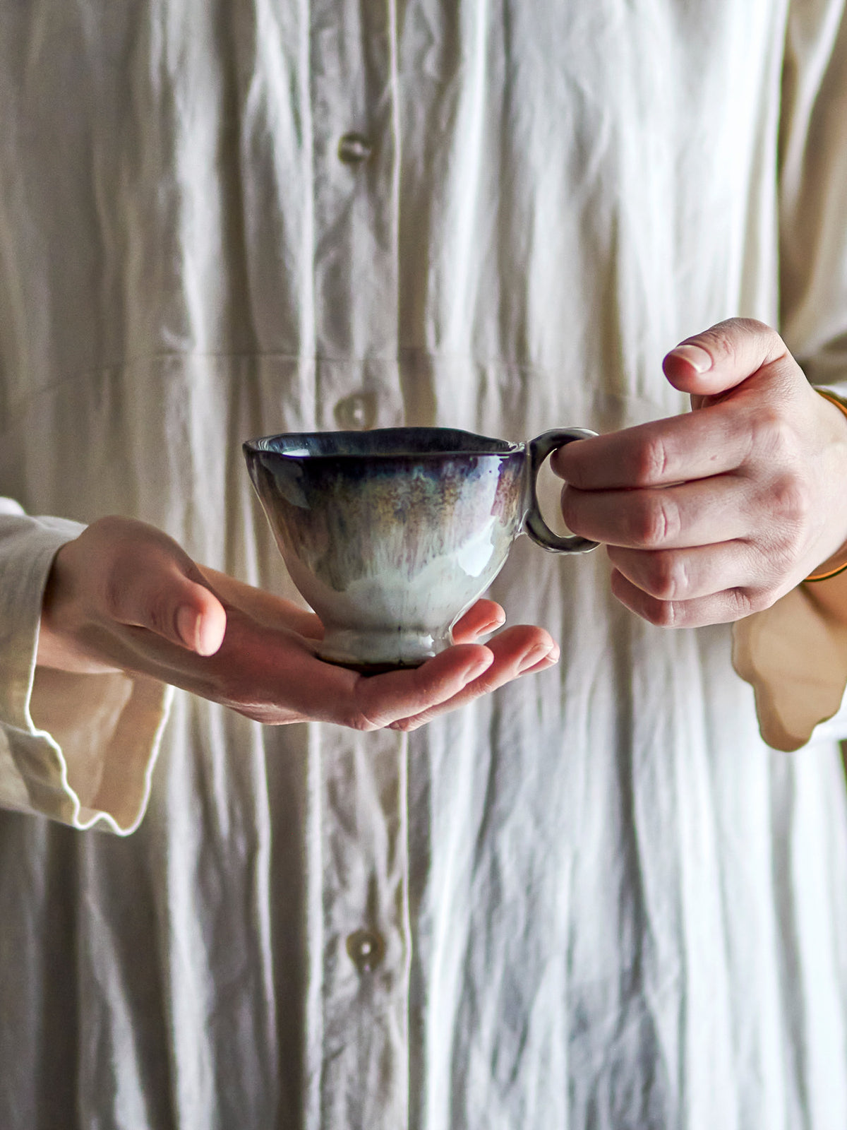 Imogen Tasse, Grau, Steingut in Grau präsentiert im Onlineshop von KAQTU Design AG. Tasse ist von Bloomingville