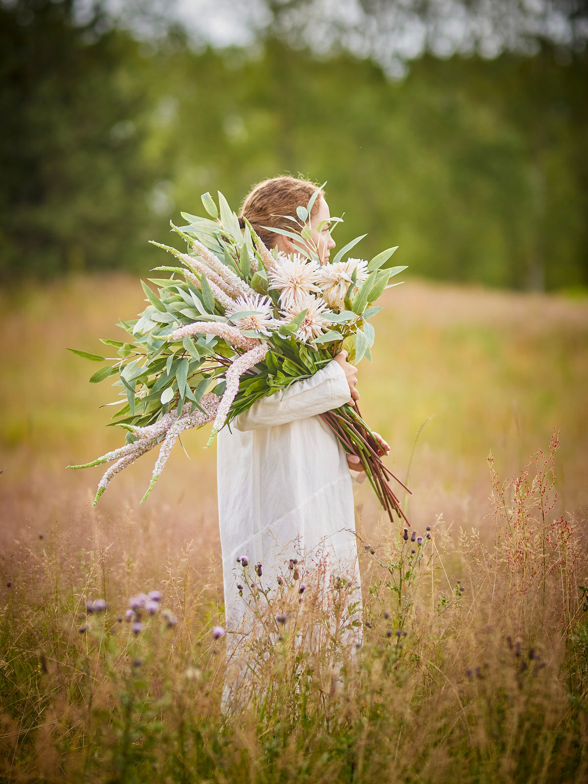 Eucalyptus Stiel, Grün, Künstliche Blumen in Grün präsentiert im Onlineshop von KAQTU Design AG. Kunstblume ist von Bloomingville