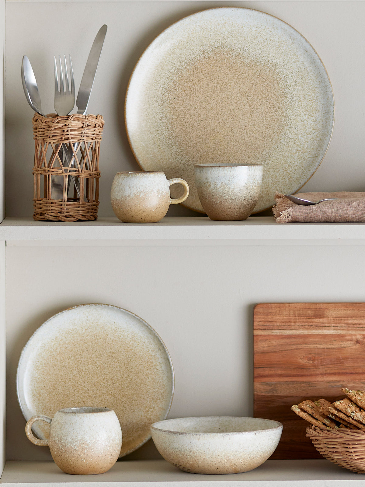 Beige Espressotasse Paula von Bloomingville aus Steingut mit reaktiver Glasur, runde Form, Durchmesser 7 cm, Höhe 6 cm