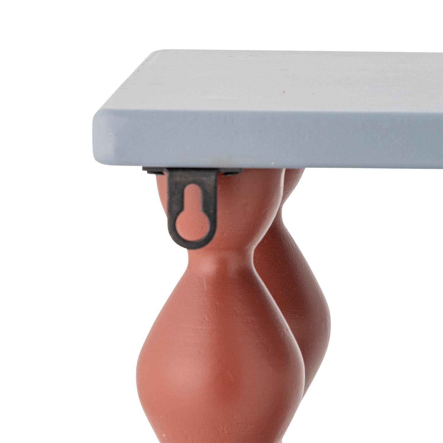 Verleihen Sie dem Kinderzimmer mit dem Bibiola Regal von Bloomingville Mini einen farbenfrohen Akzent. Dieses stilvolle, blaue MDF-Regal bietet praktischen Stauraum und ein einzigartiges Design.