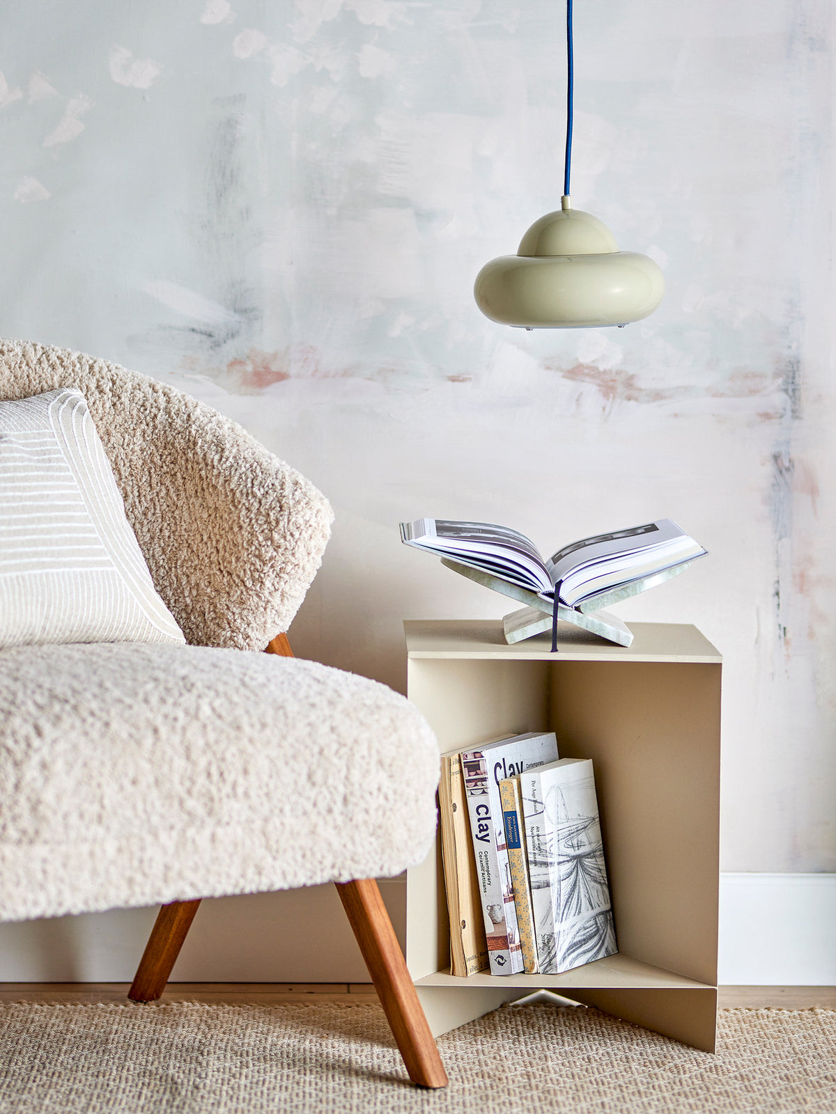 Bubble Hängeleuchte, Grün, Metall in Grün präsentiert im Onlineshop von KAQTU Design AG. Pendelleuchte ist von Bloomingville