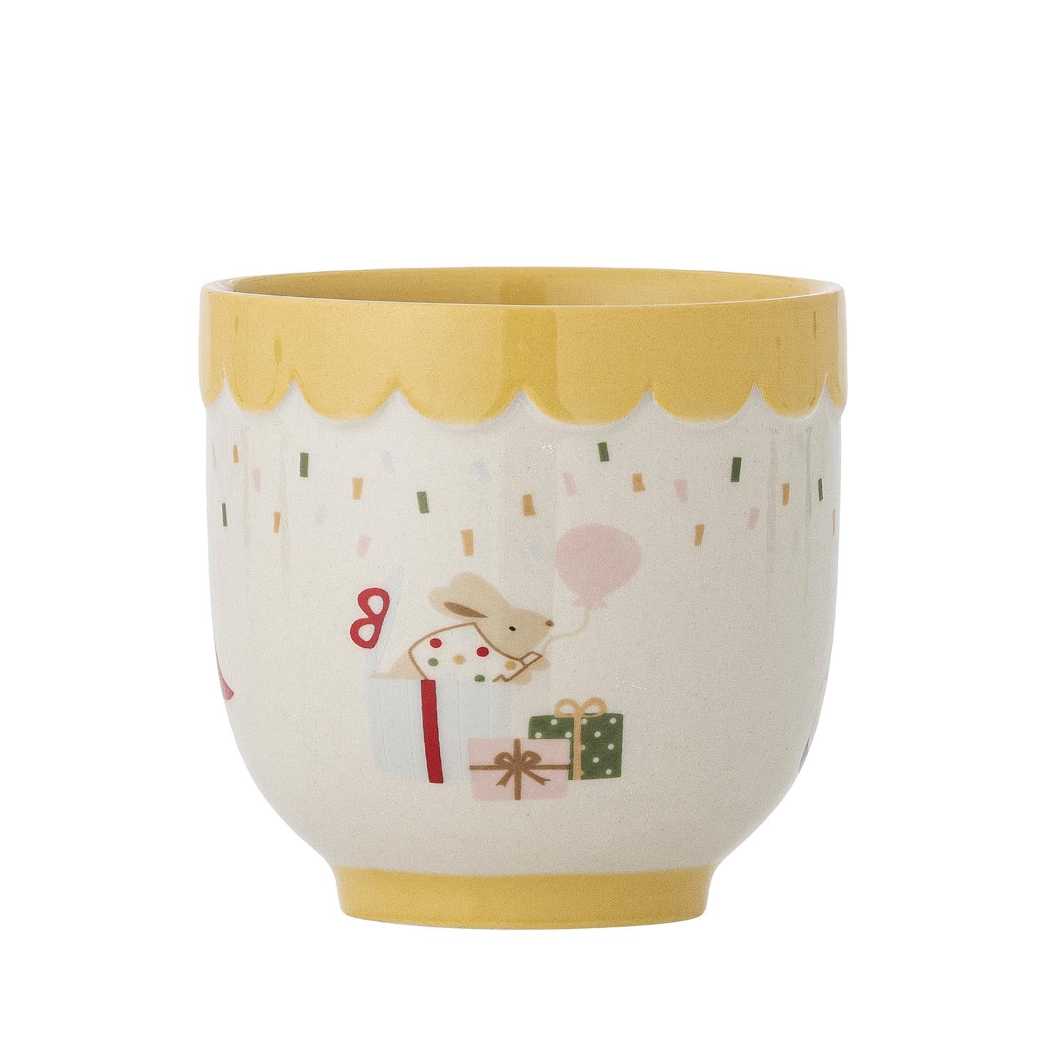 Genießen Sie Ihre Getränke stilvoll mit der Celebrate Tasse von Bloomingville Mini! Ihr einzigartiges Design und die lebendige gelbe Innenseite bringen Freude in jeden Moment.