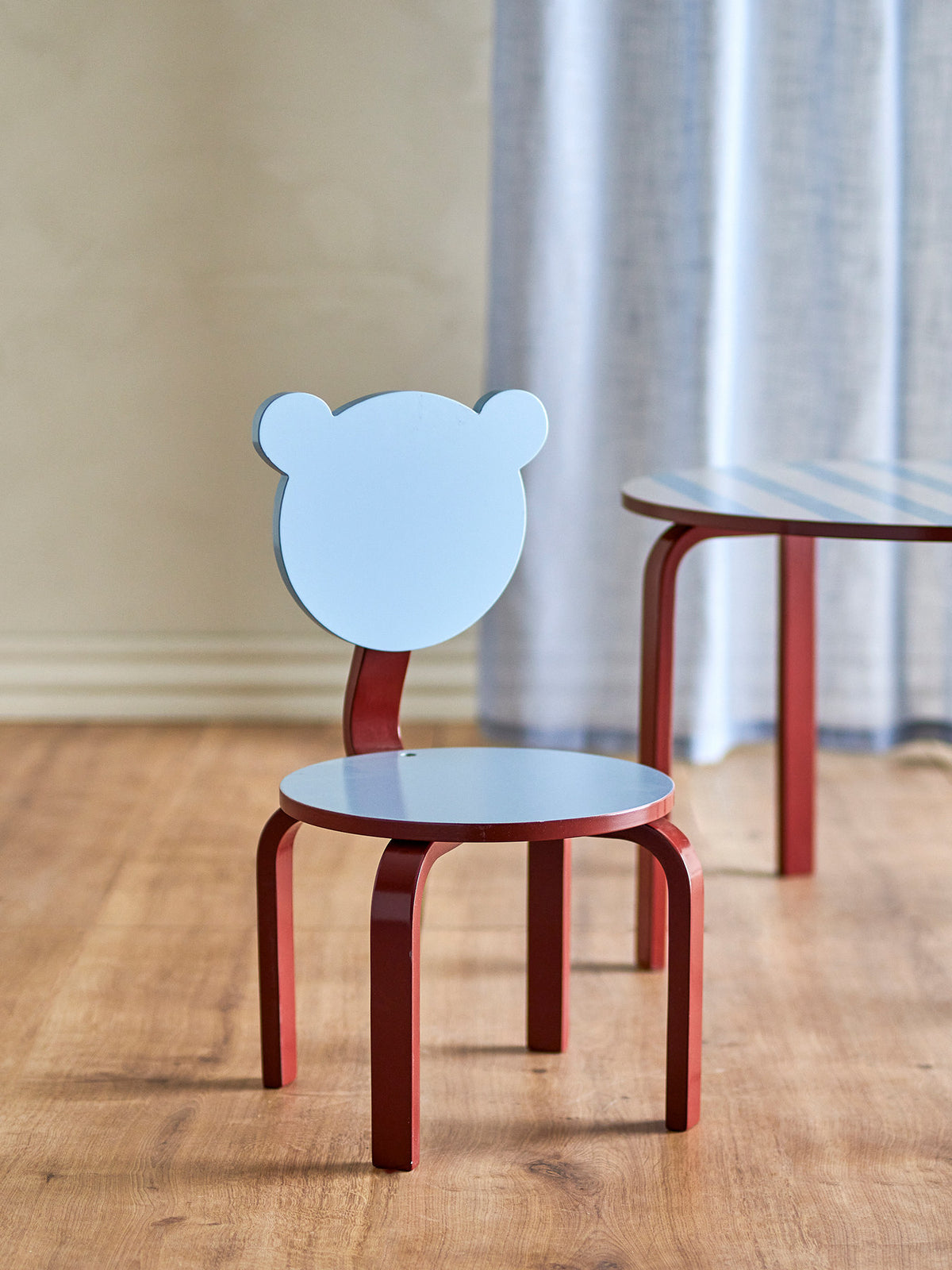 Liova Stuhl, Bunt, FSC®100%, MDF in Multi präsentiert im Onlineshop von KAQTU Design AG. Stuhl ist von Bloomingville Mini