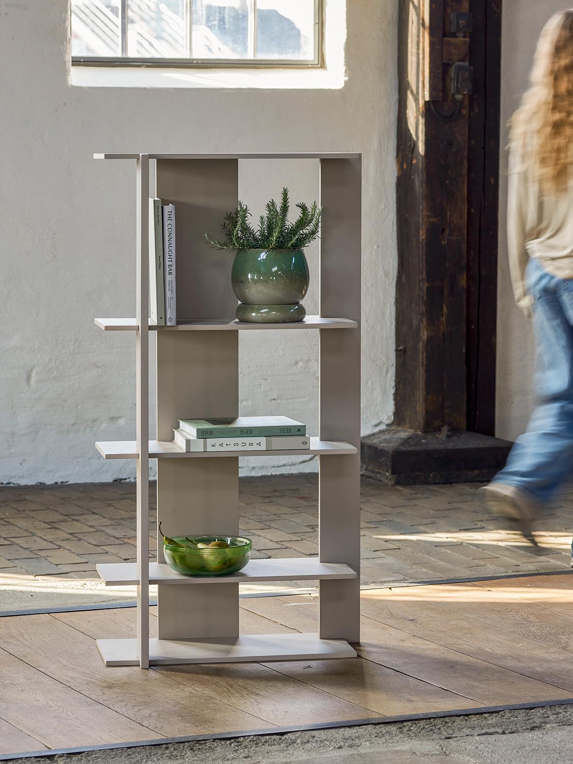 Norvida Regal, Grau, MDF in Grey präsentiert im Onlineshop von KAQTU Design AG. Wandregal ist von Bloomingville