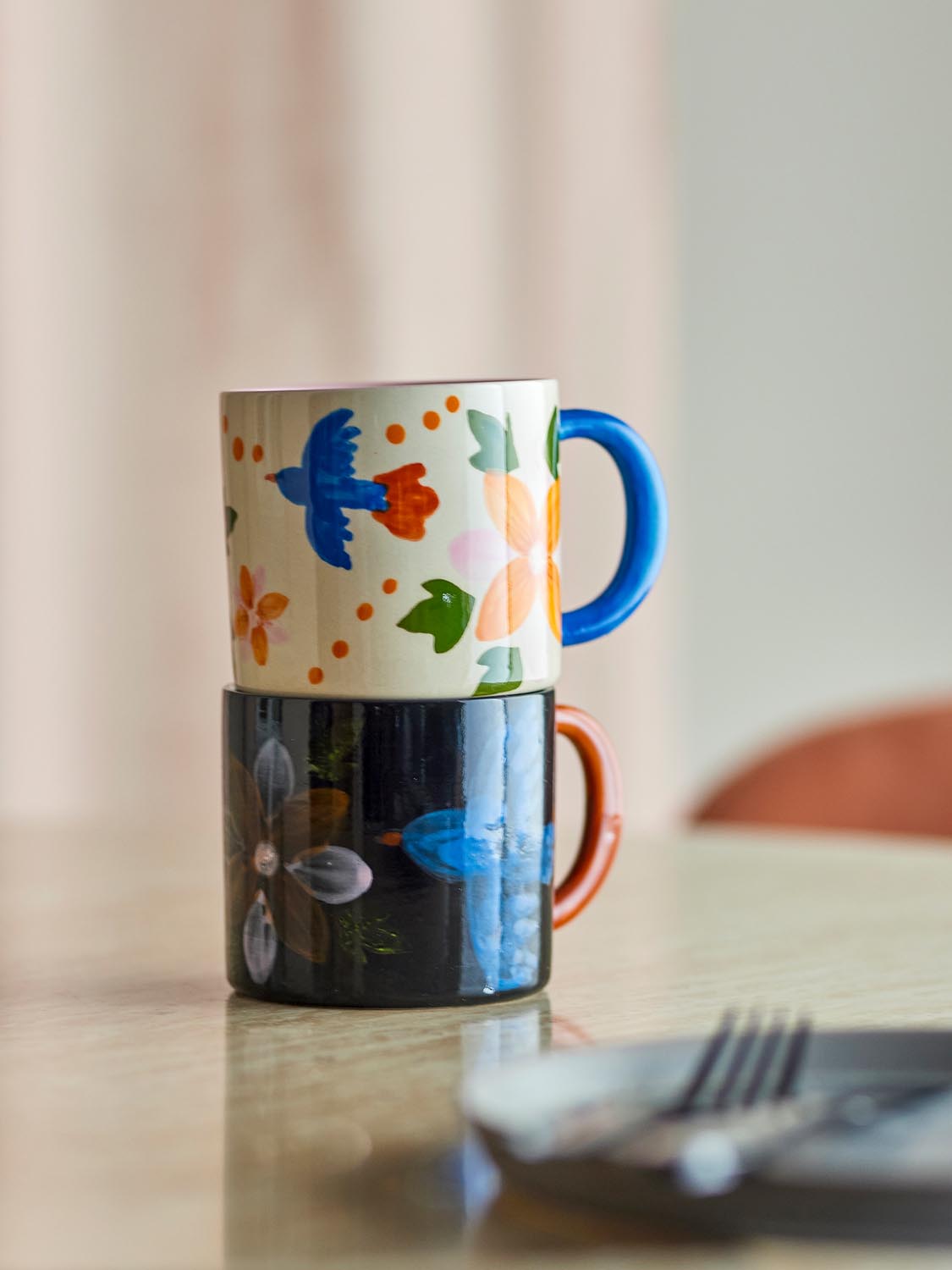 Maricala Tasse, Bunt, Steingut in Multi präsentiert im Onlineshop von KAQTU Design AG. Tasse ist von Bloomingville