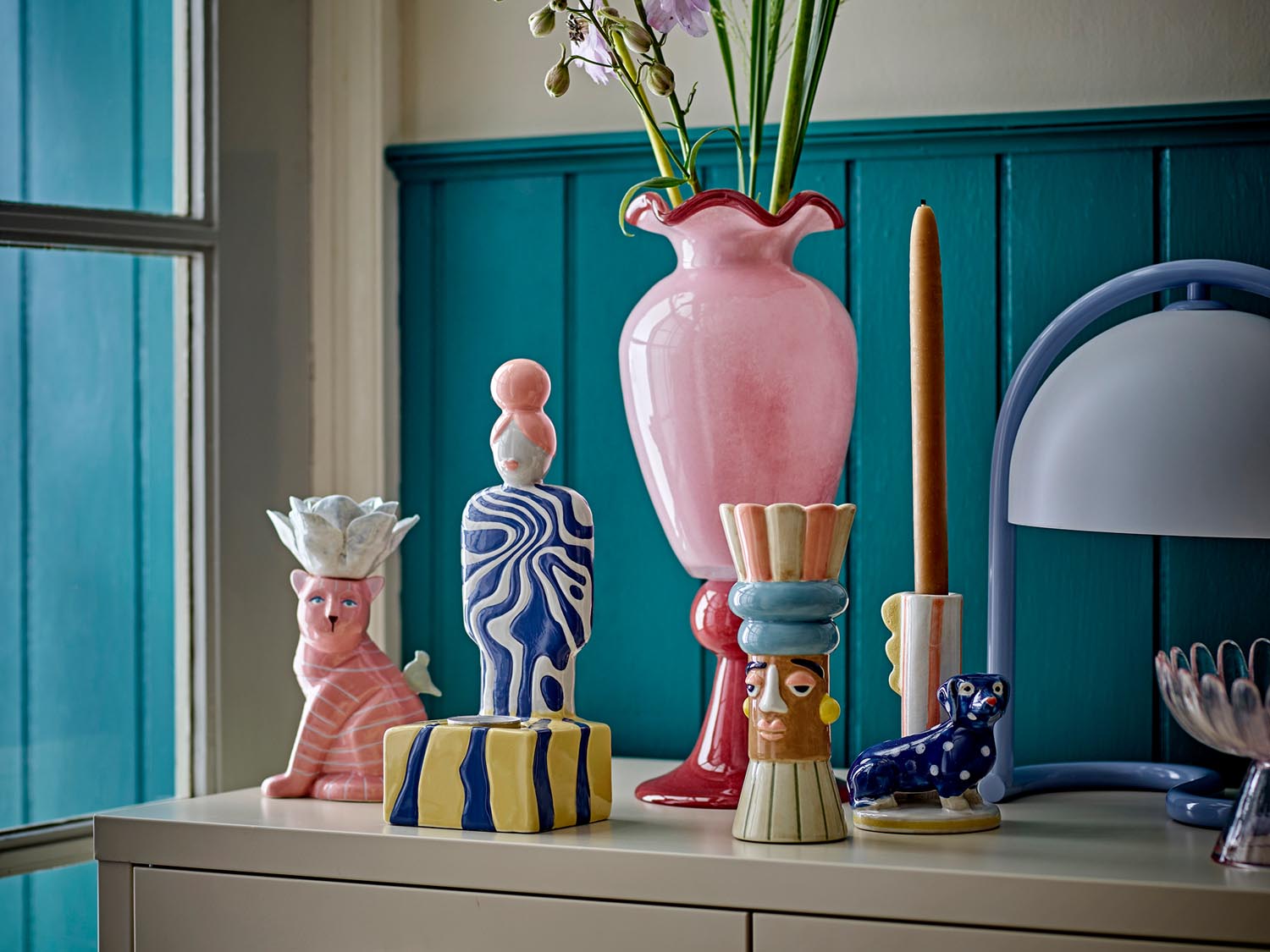 Priya Teelichthalter, Bunt, Steingut in Multi präsentiert im Onlineshop von KAQTU Design AG. Kerzenständer ist von Bloomingville