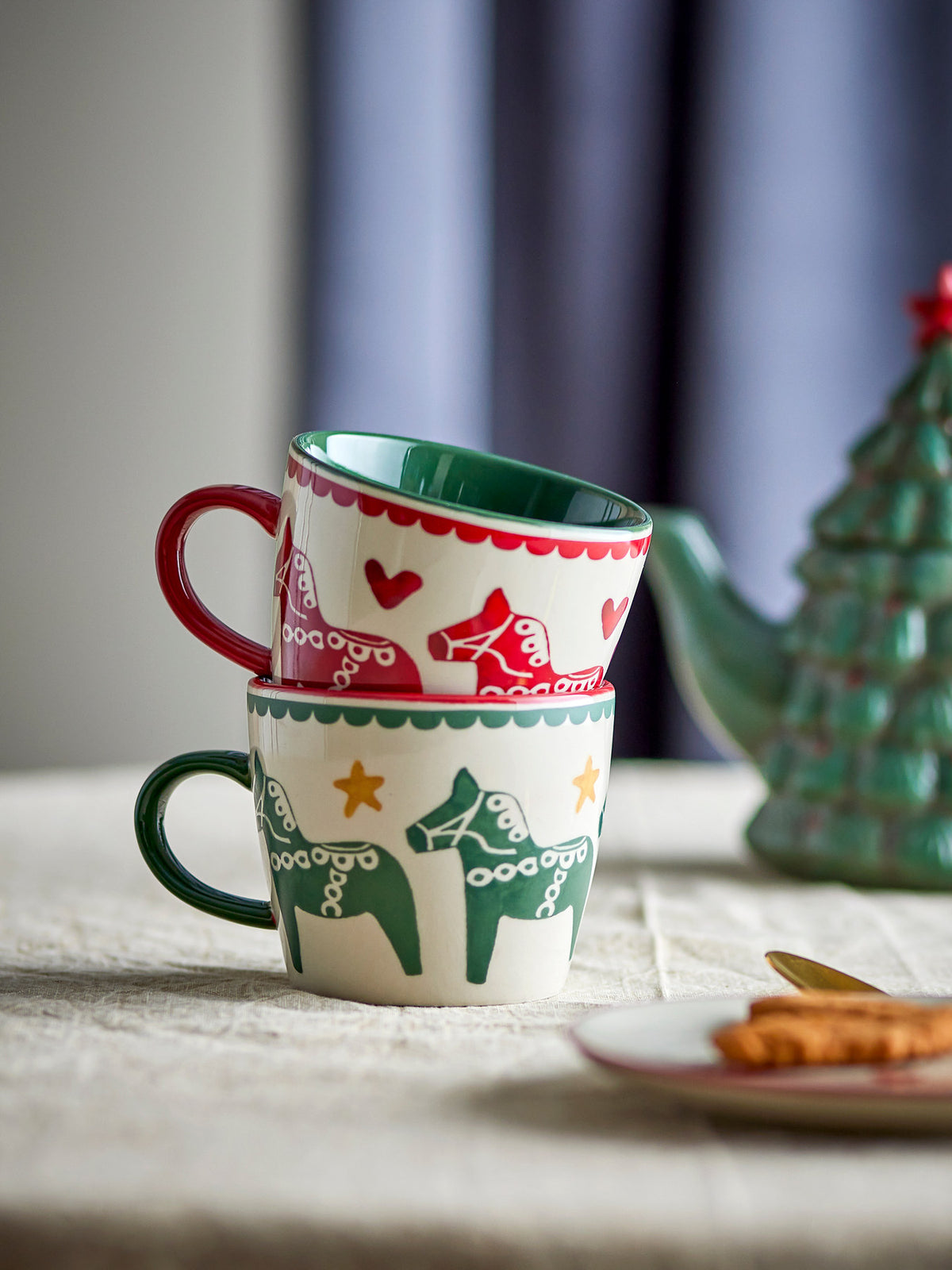 Siffer Becher, Bunt, Steingut in Multi präsentiert im Onlineshop von KAQTU Design AG. Tasse ist von Bloomingville