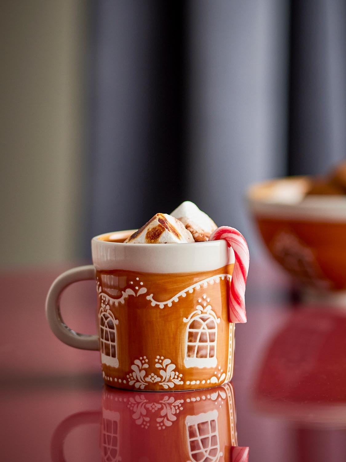 Gina Becher, Braun, Steingut in Brown präsentiert im Onlineshop von KAQTU Design AG. Tasse ist von Bloomingville