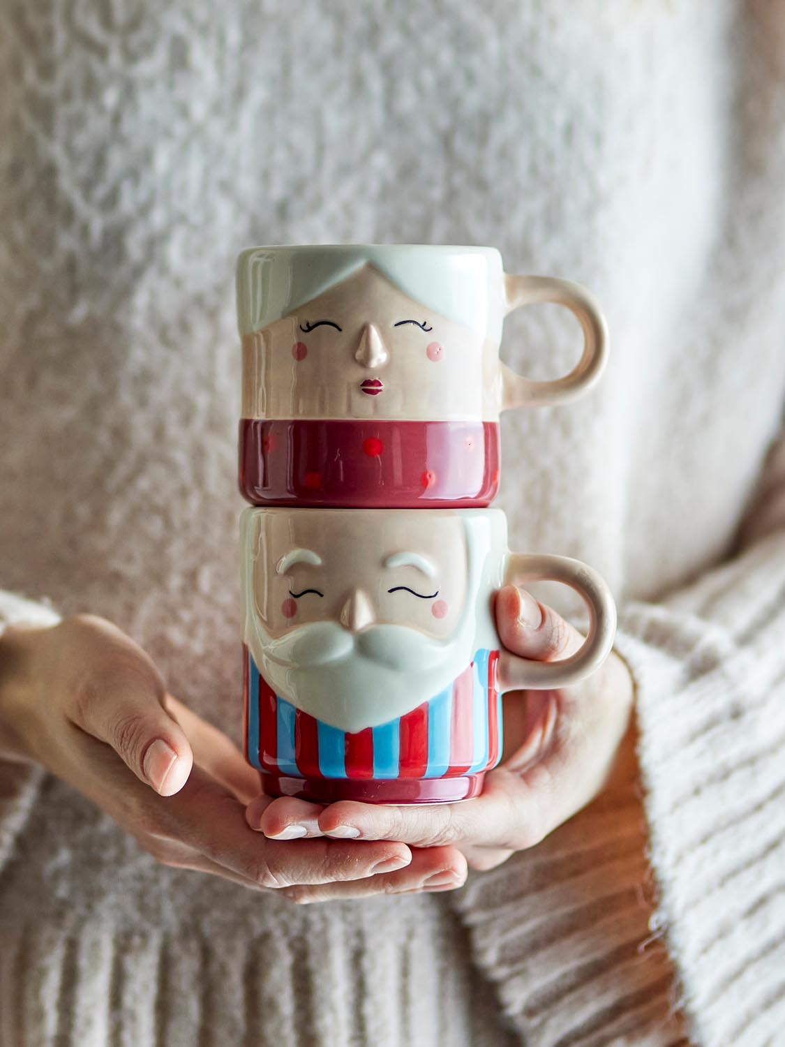 Granny Tasse, Rot, Steingut in Red präsentiert im Onlineshop von KAQTU Design AG. Tasse ist von Bloomingville
