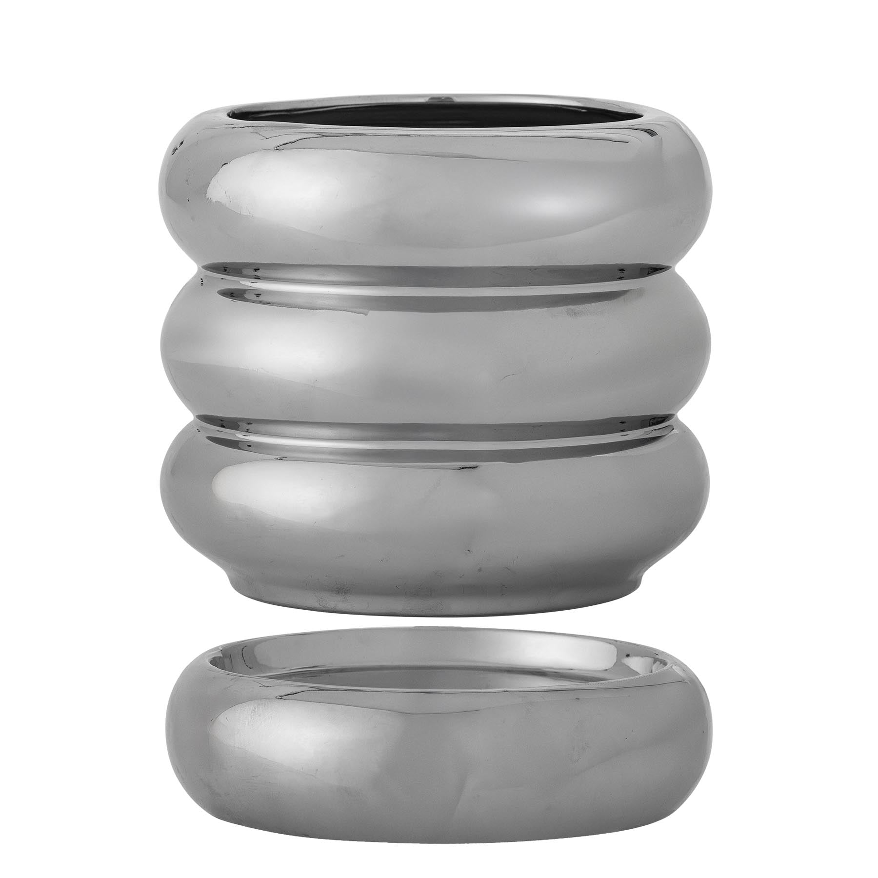 Shine Blumentopf mit Untertasse, Silber, Steingut in Silver präsentiert im Onlineshop von KAQTU Design AG. Pflanzentopf Outdoor ist von Bloomingville