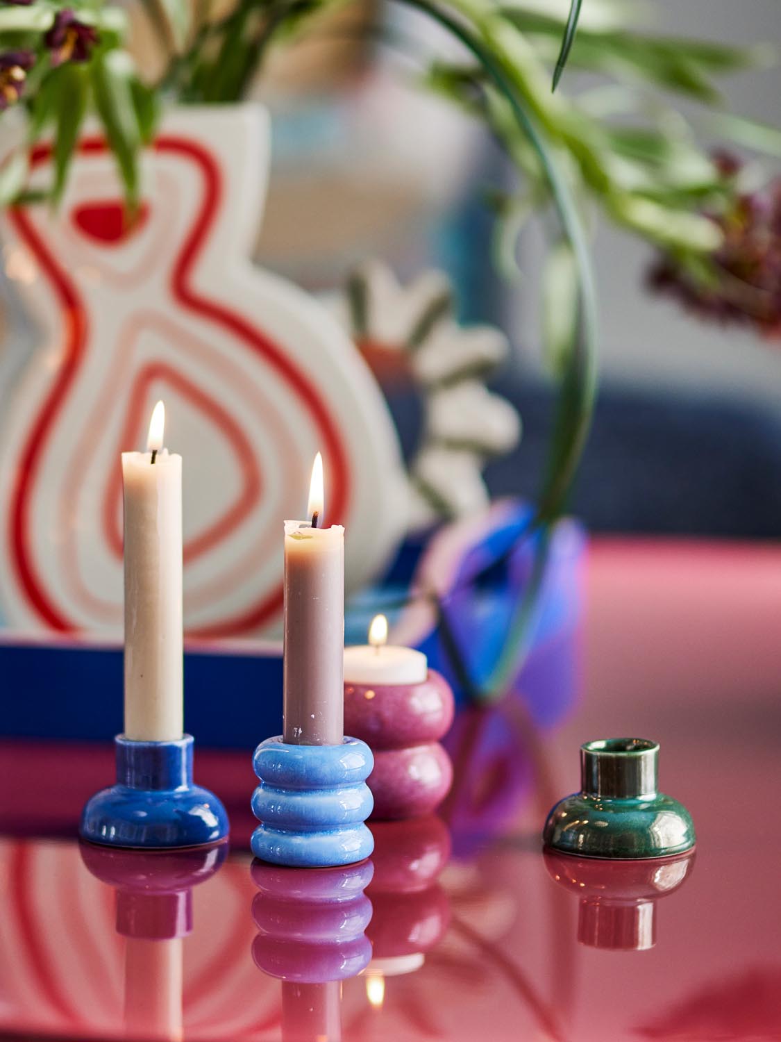 Tana Votive & Candle Holder, Bunt, Steingut in Multi präsentiert im Onlineshop von KAQTU Design AG. Kerzenständer ist von Bloomingville
