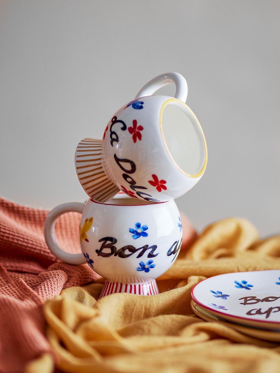 Lindsay Tasse, Bunt, Steingut in Multi präsentiert im Onlineshop von KAQTU Design AG. Tasse ist von Creative Collection