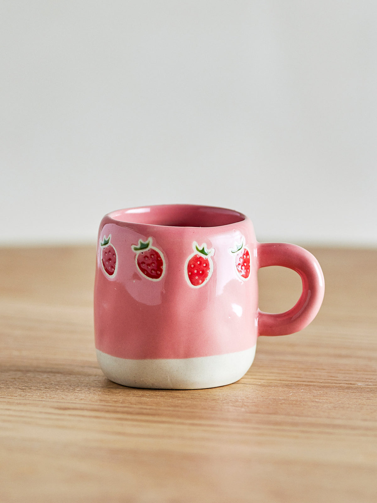 Millie Tasse, Bunt, Steingut in Multi präsentiert im Onlineshop von KAQTU Design AG. Tasse ist von Bloomingville Mini