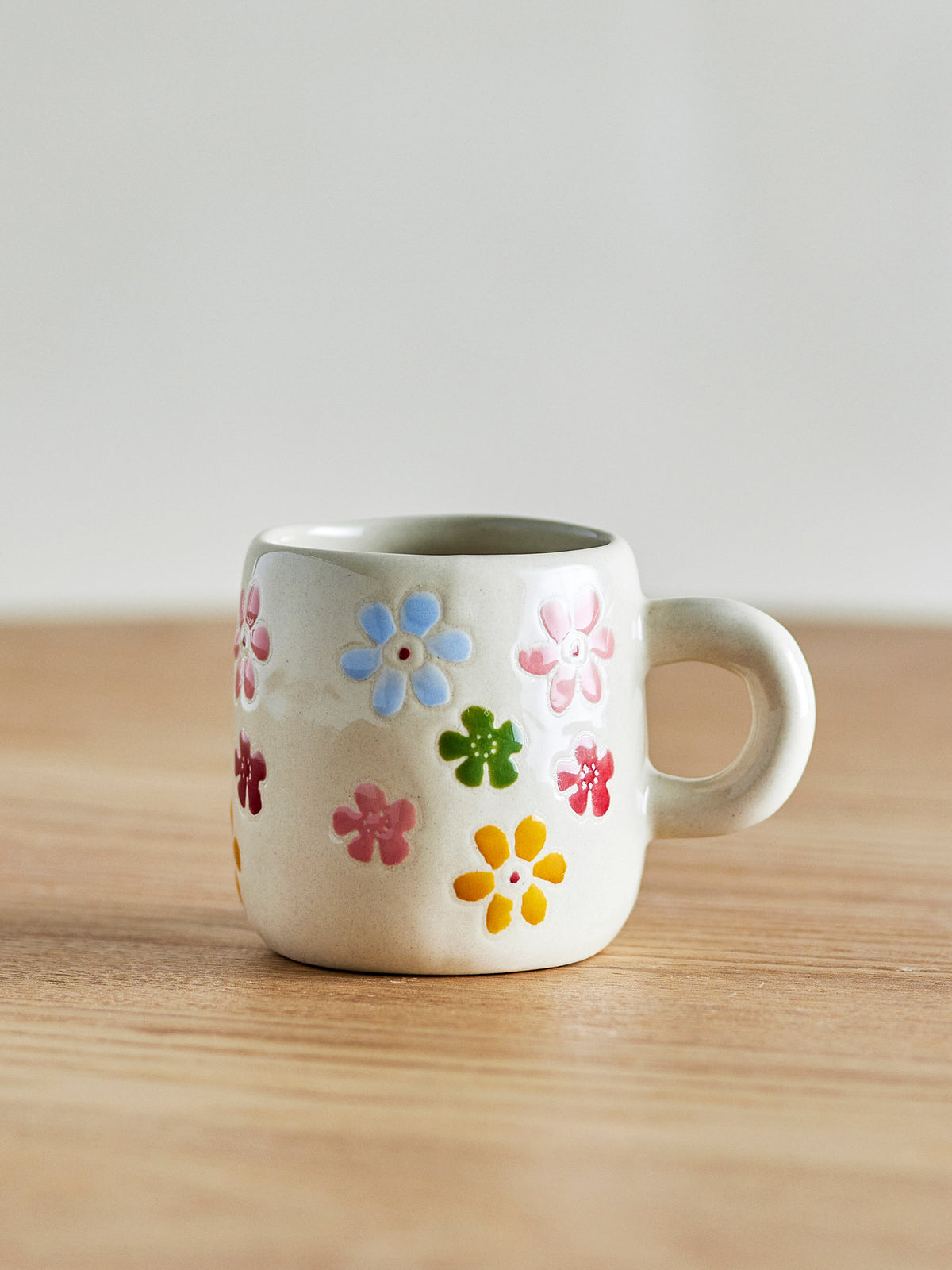 Millie Tasse, Bunt, Steingut in Multi präsentiert im Onlineshop von KAQTU Design AG. Tasse ist von Bloomingville Mini