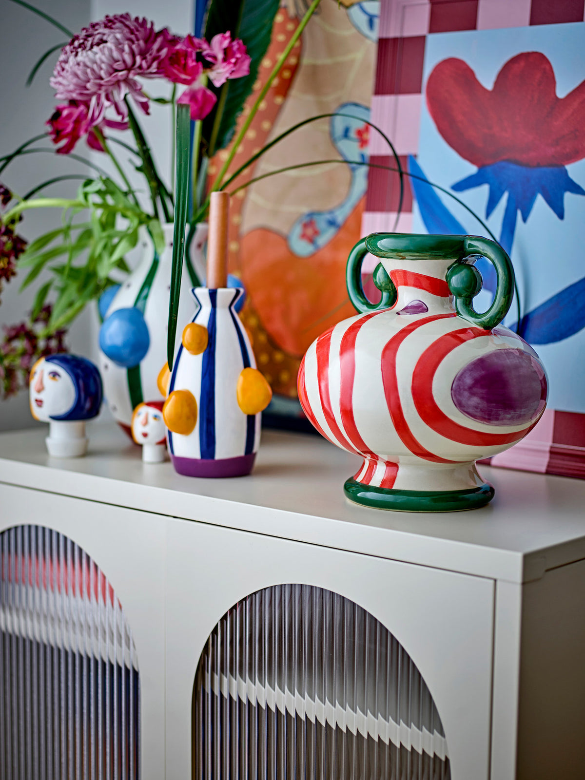 Betiva Vase, Bunt, Steingut in Multi präsentiert im Onlineshop von KAQTU Design AG. Vase ist von Bloomingville