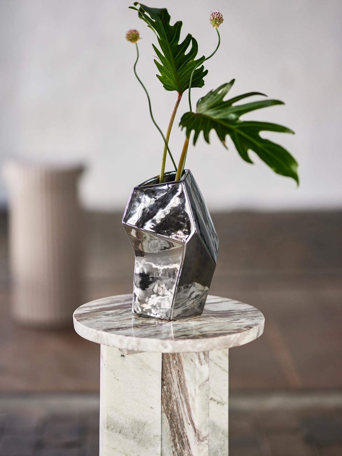 Dimona Vase, Silber, Steingut in Silver präsentiert im Onlineshop von KAQTU Design AG. Vase ist von Bloomingville