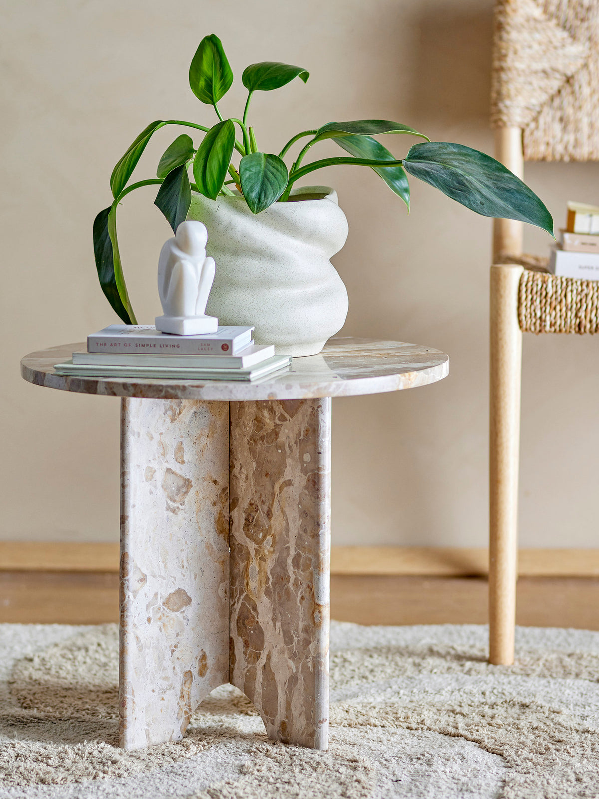 Jasmia Beistelltisch, Braun, Marmor in Brown präsentiert im Onlineshop von KAQTU Design AG. Beistelltisch ist von Bloomingville