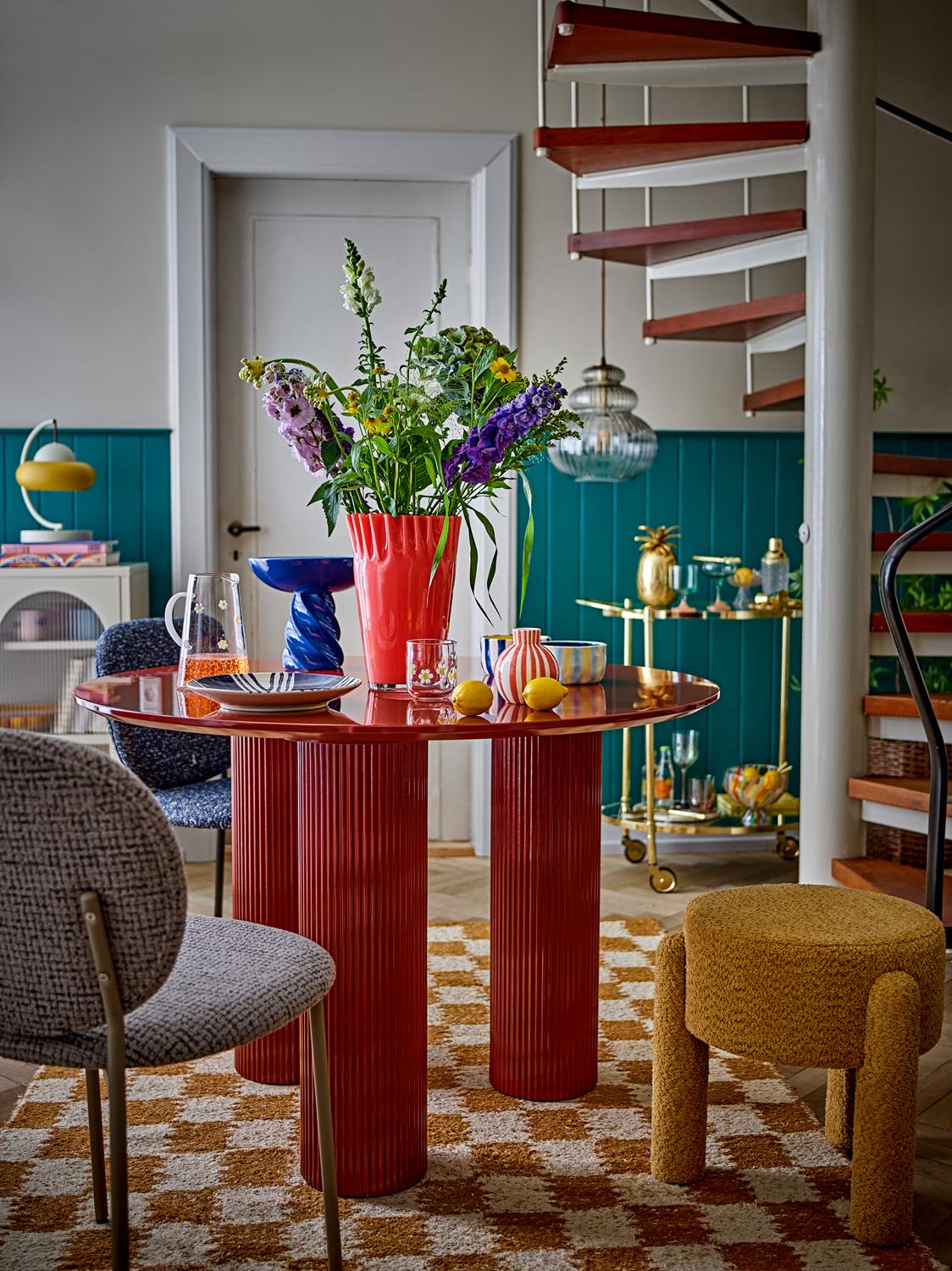 Della Esstisch, Rot, FSC®100%, MDF in Red präsentiert im Onlineshop von KAQTU Design AG. Esstisch ist von Bloomingville
