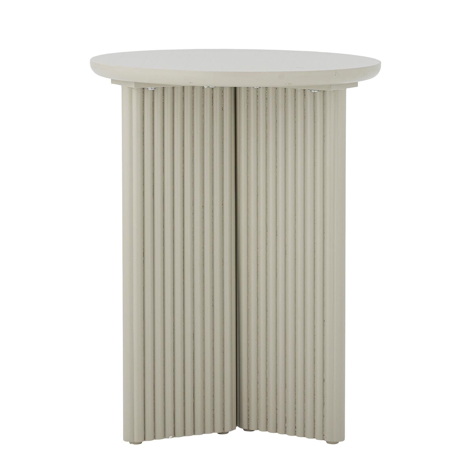 Der elegante Edith Beistelltisch von Bloomingville aus weiß lackiertem Tannenholz vereint skandinavisches Design mit vielseitiger Funktionalität für jeden Raum.