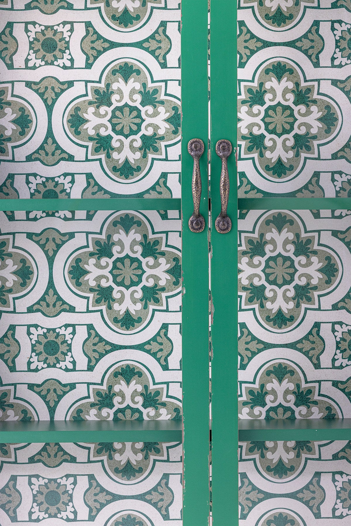 Hazem Kabinett, Grün, Tannenholz in Green präsentiert im Onlineshop von KAQTU Design AG. Cabinet ist von Creative Collection