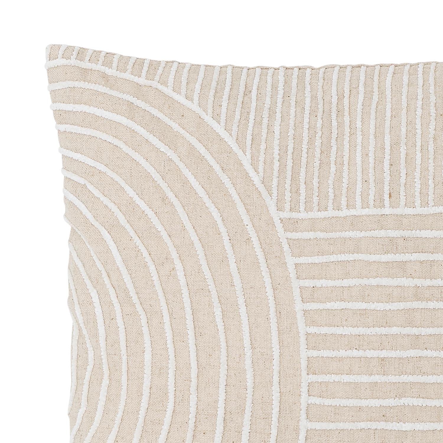 Das Chun Kissen von Bloomingville aus 100% Baumwolle bietet stilvolle Gemütlichkeit und passt perfekt in jedes Zuhause.