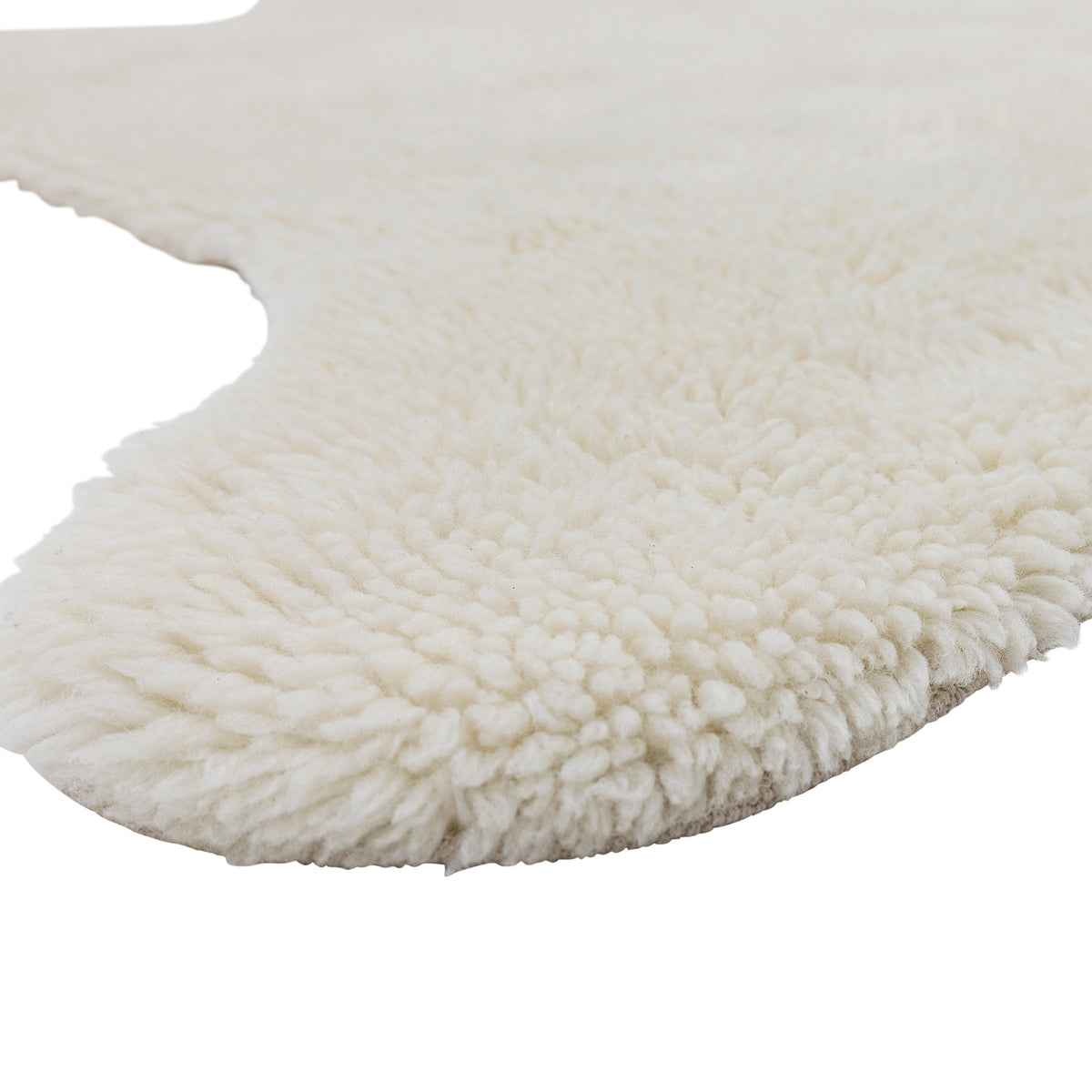 Bear Teppich, Weiss, Wolle in Weiss präsentiert im Onlineshop von KAQTU Design AG. Teppich ist von Bloomingville Mini