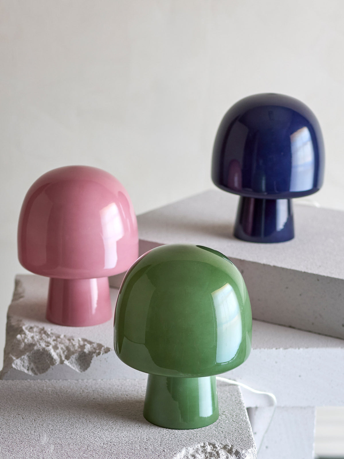 Paddy Tischlampe, Blue, Glas in Blau präsentiert im Onlineshop von KAQTU Design AG. Tischleuchte ist von Bloomingville