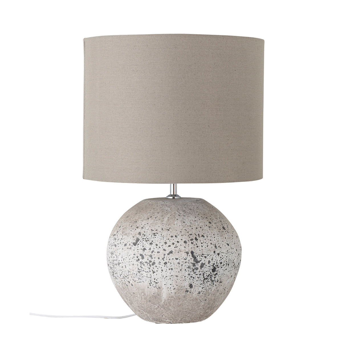 Tischlampe Isedora in Beige von Bloomingville, Sockel aus Steingut mit Leinen und Eisen, runder Lampenschirm, Kabel mit Schalter.