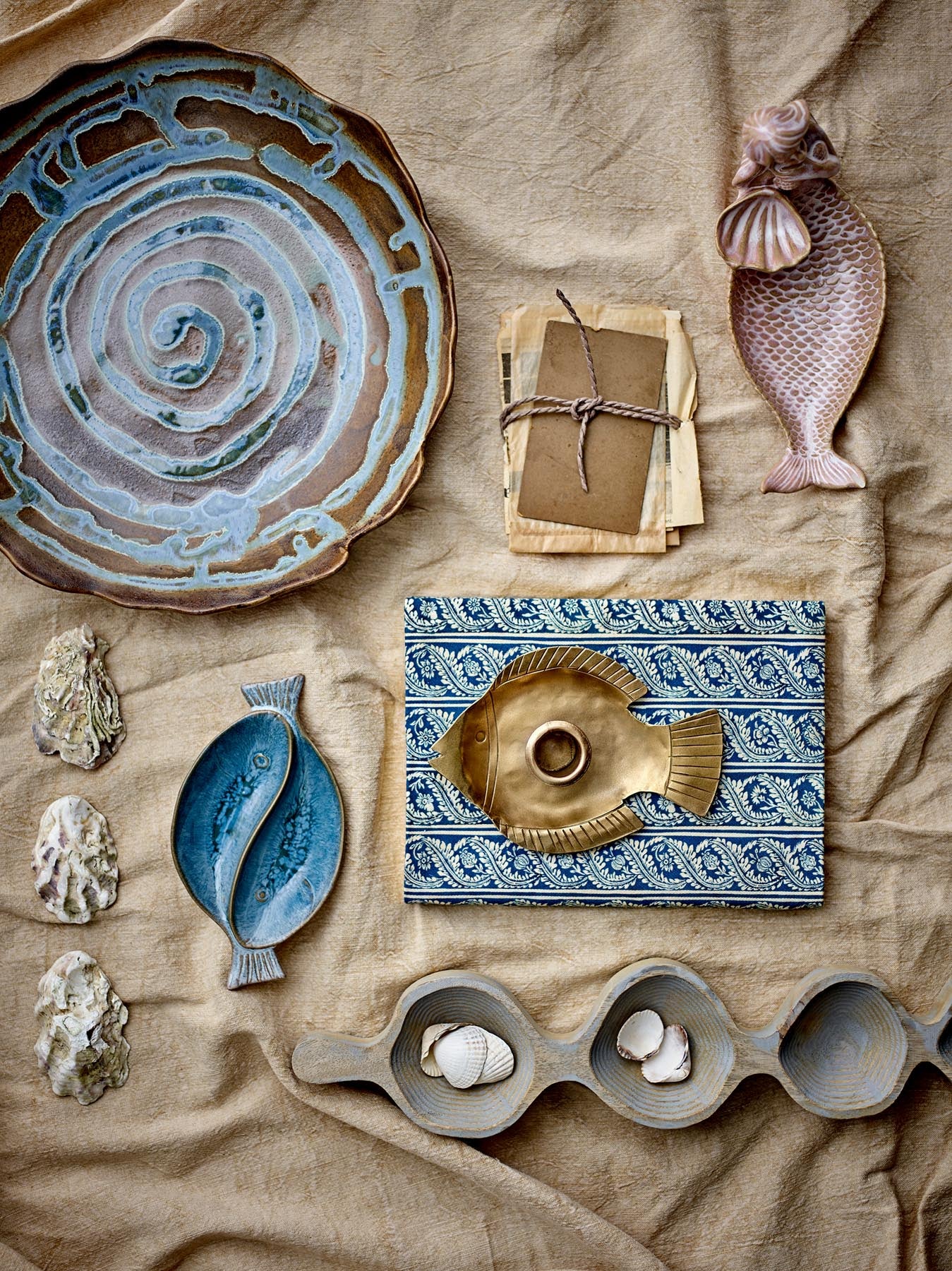 Entdecken Sie den eleganten Fabius Kerzenhalter aus hochwertigem Messing. Ein stilvolles Accessoire, das jedem Raum einen Hauch von Luxus verleiht.