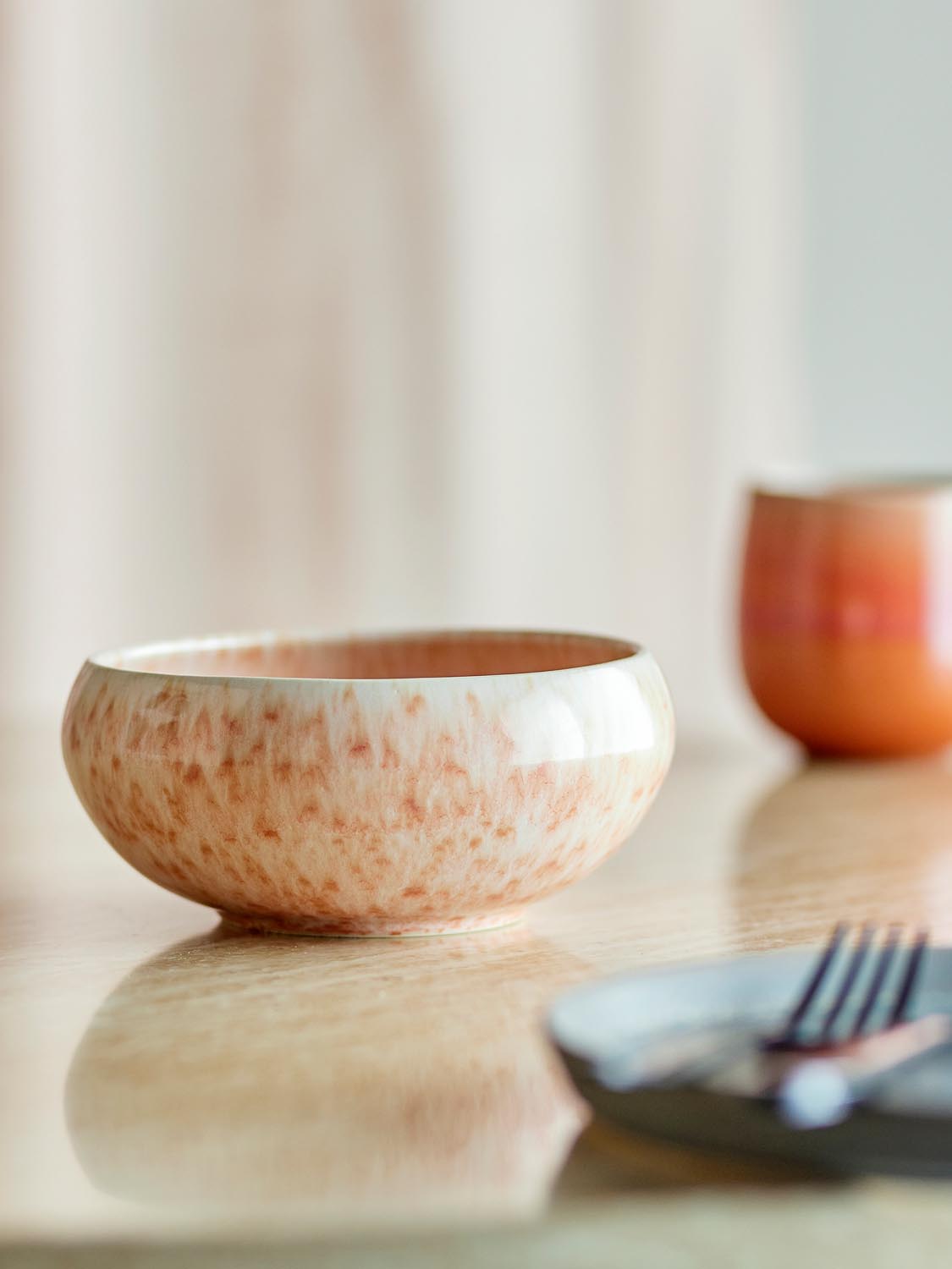 Roselyn Schale, Rose, Steingut in Rose präsentiert im Onlineshop von KAQTU Design AG. Schale ist von Bloomingville