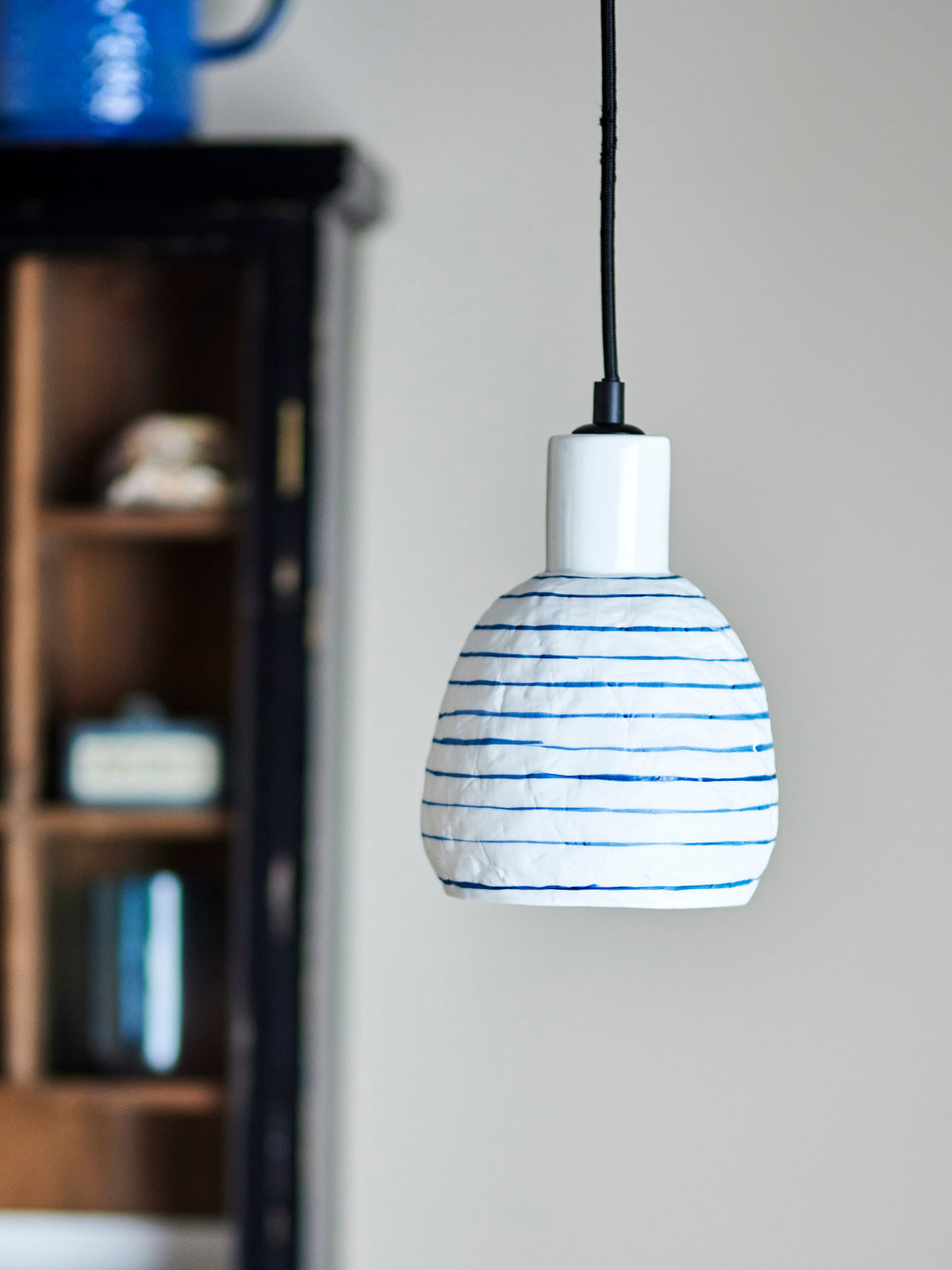Elga Hängeleuchte, Weiss, Steingut in White präsentiert im Onlineshop von KAQTU Design AG. Pendelleuchte ist von Creative Collection