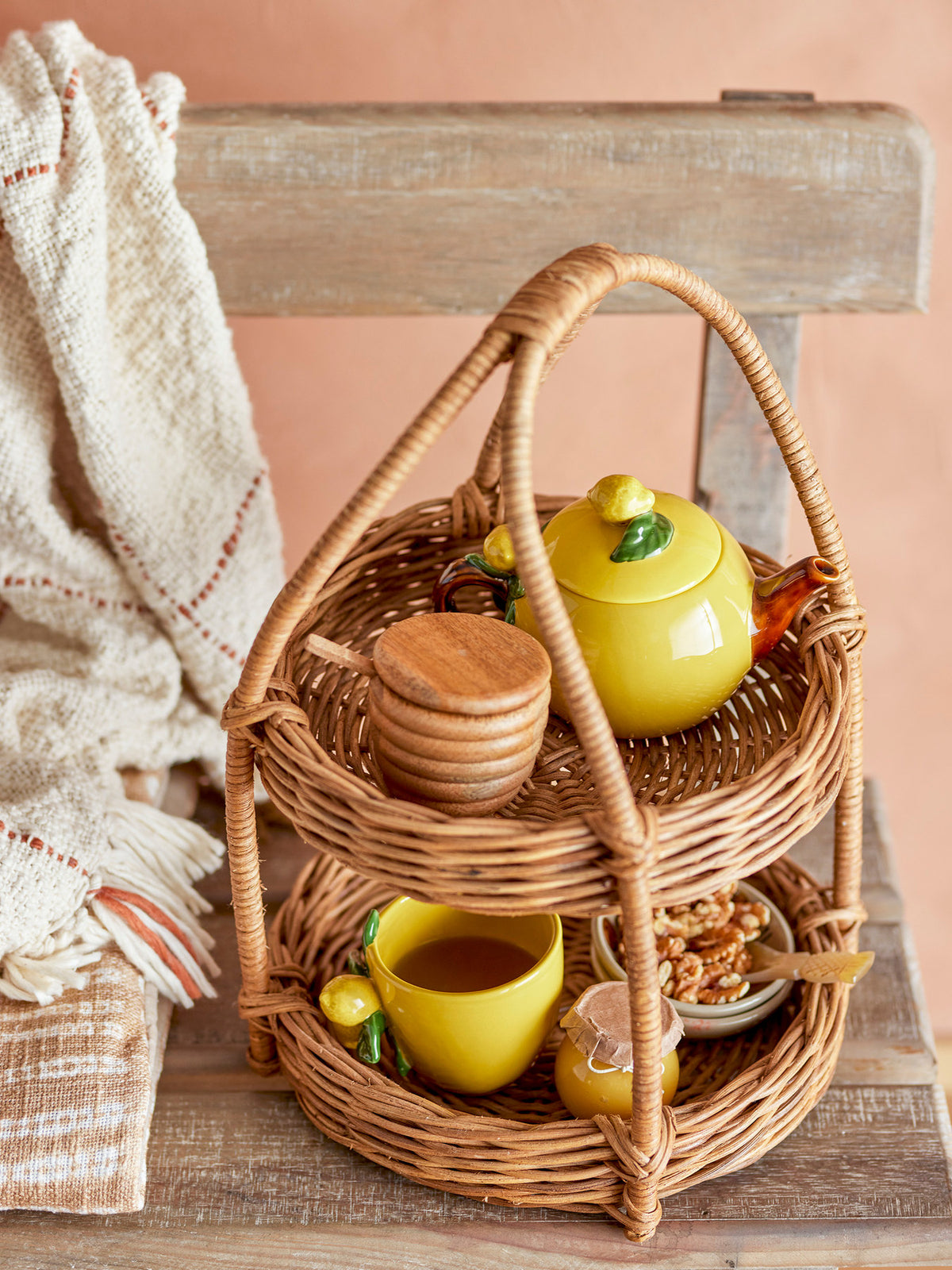 Limone Tasse, Gelb, Steingut in Yellow präsentiert im Onlineshop von KAQTU Design AG. Tasse ist von Creative Collection