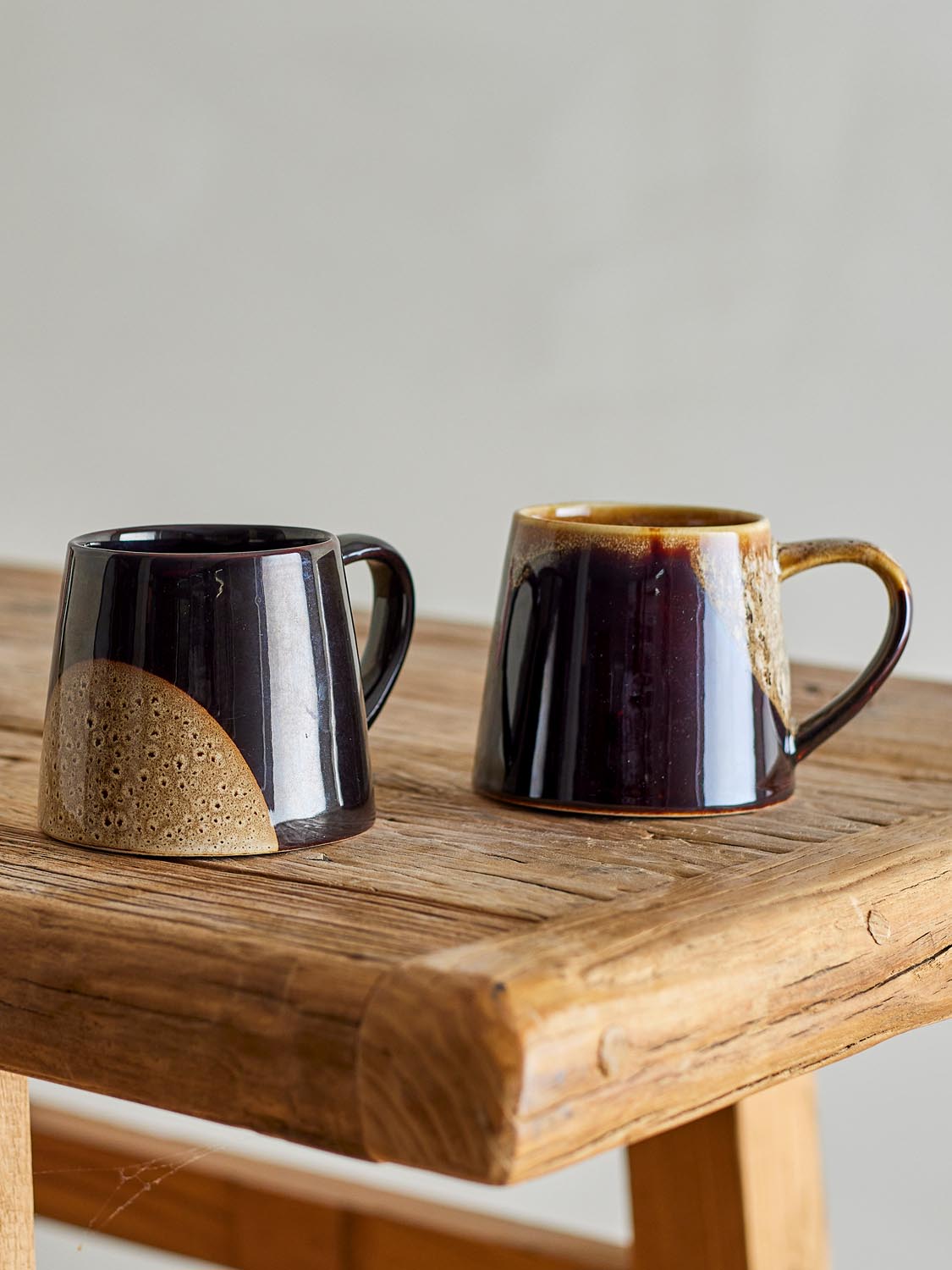 Rye Becher, Braun, Steingut in Brown präsentiert im Onlineshop von KAQTU Design AG. Tasse ist von Bloomingville