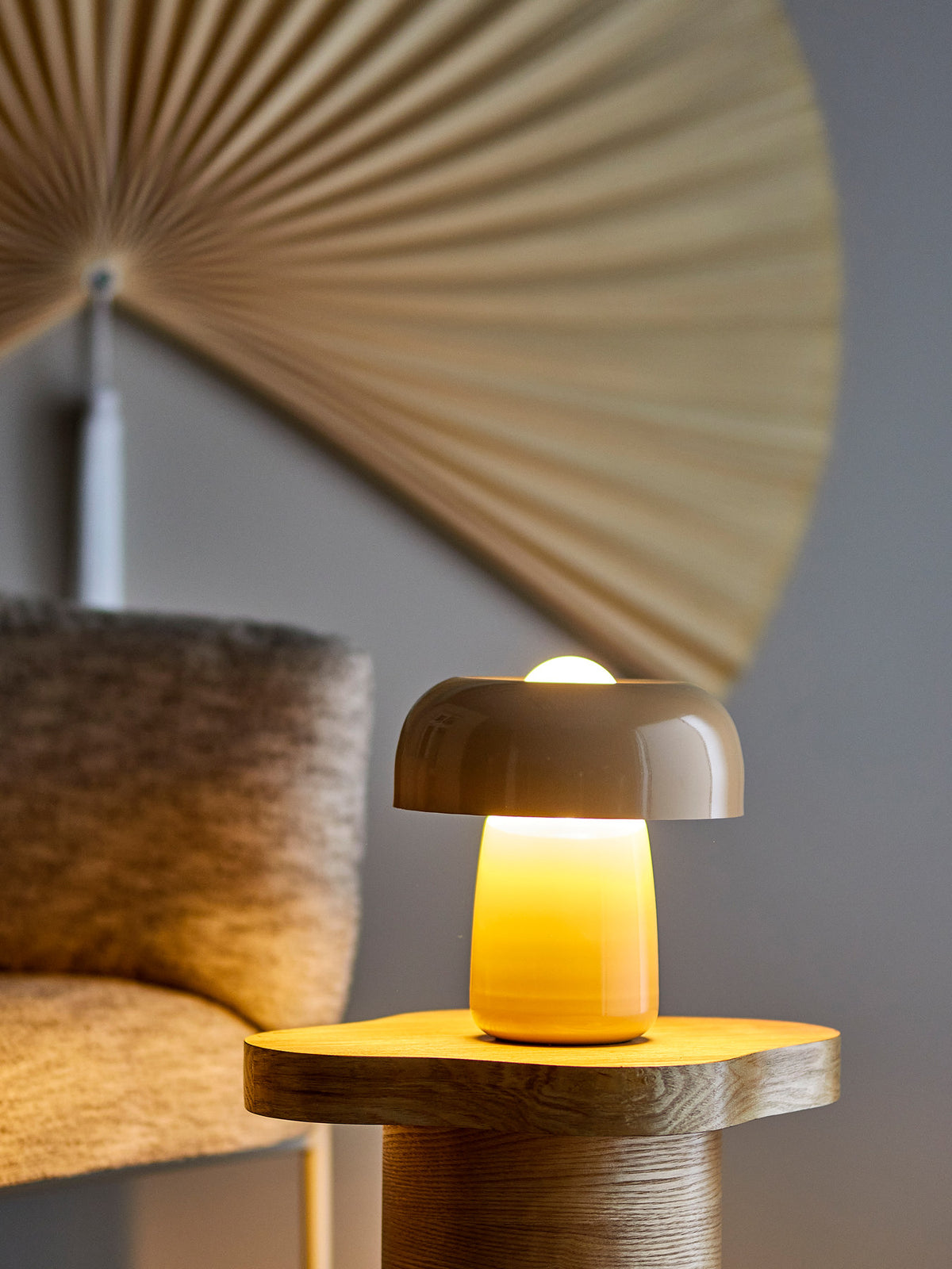 Ylva Tischlampe, Natur, Metall in Nature präsentiert im Onlineshop von KAQTU Design AG. Tischleuchte ist von Bloomingville